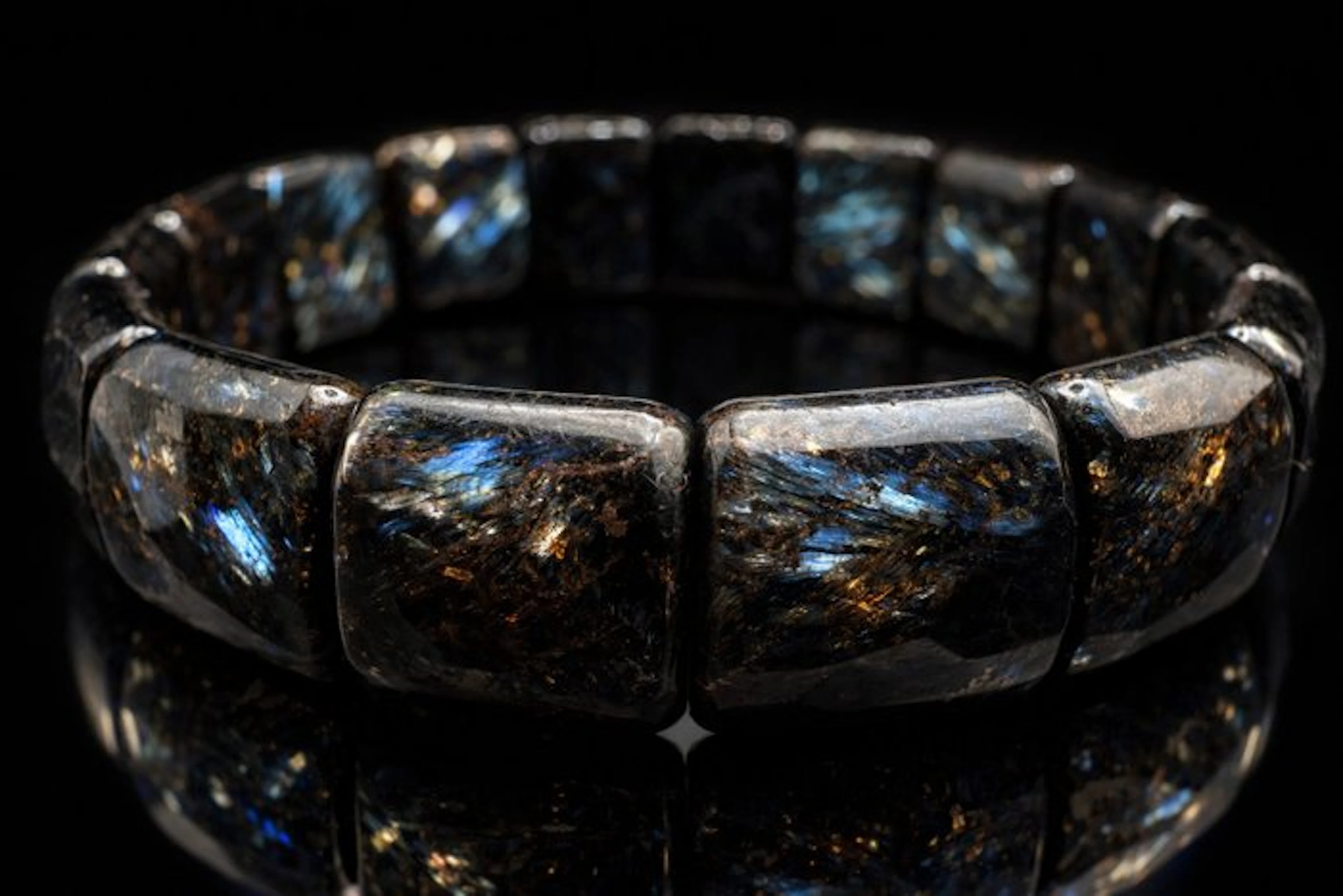 Russian Astrofyliet - Bead bracelet - Rare, intense colours