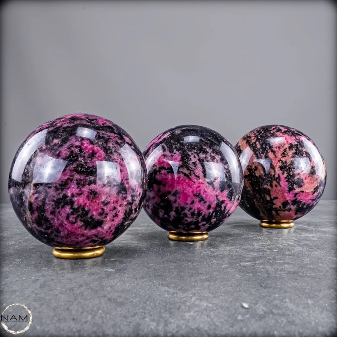 Beautiful Rhodonite sphere set – Powerful elegance in...