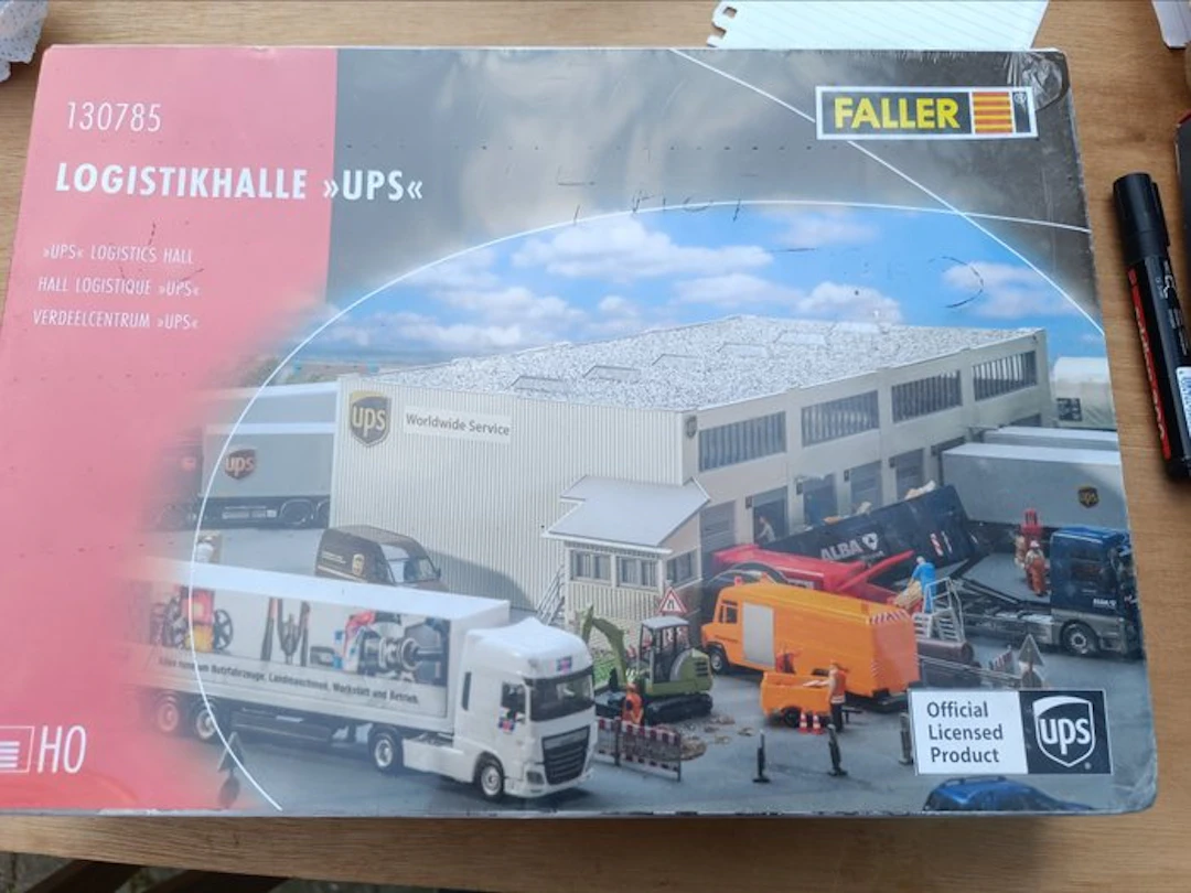 Faller H0 - 136785 - Model train buildings (1)