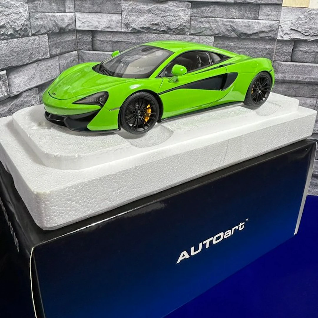 Autoart 1:18 - Model car - AutoArt 1:18 McLaren 570S...