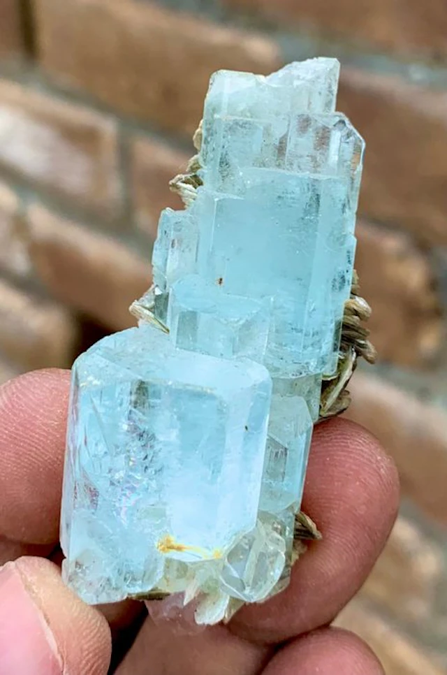 Aquamarine Specimen - Height: 58 mm - Width: 34 mm - 40 g - (1)
