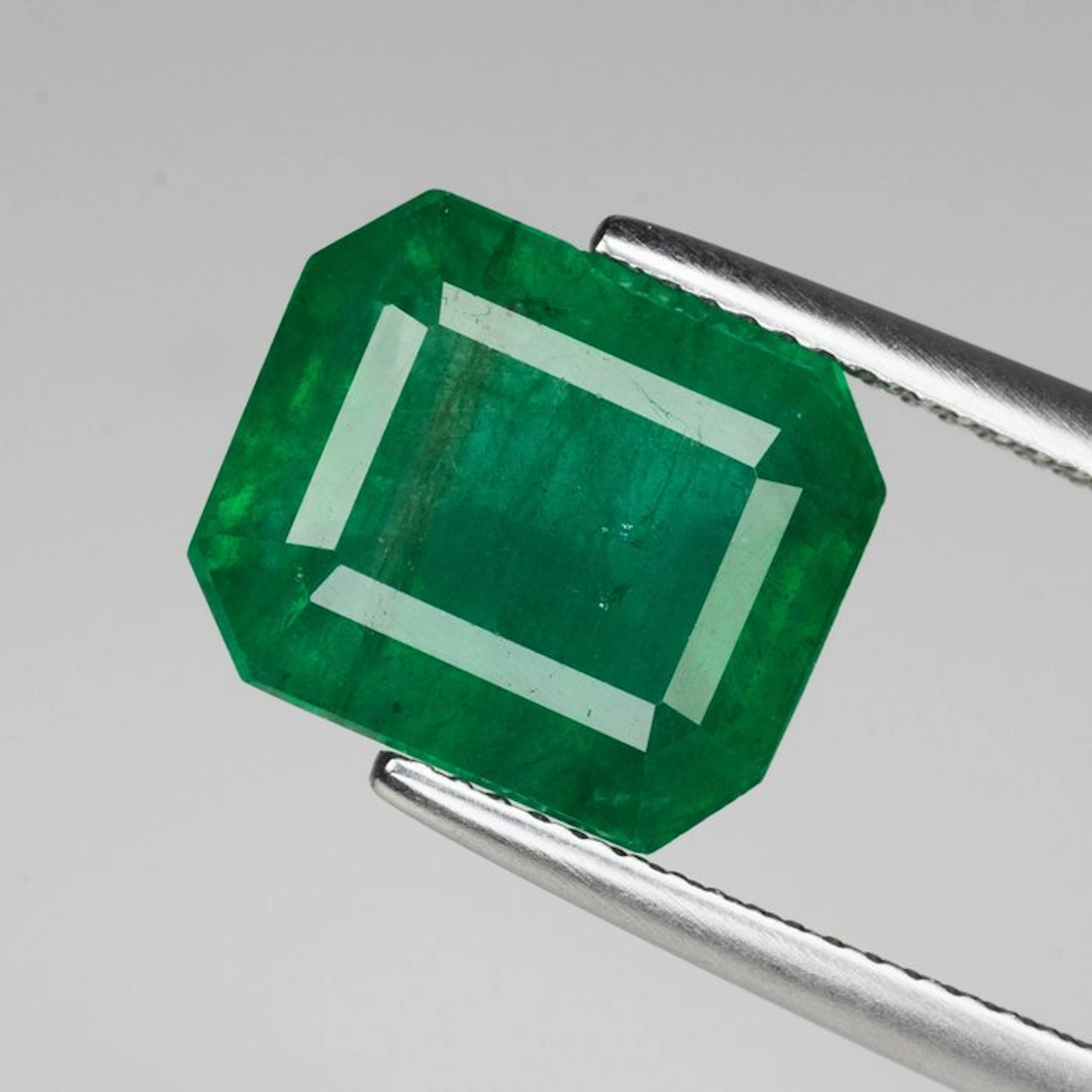 1 pcs Green Emerald - 7.93 ct - Guild Gem Laboratory