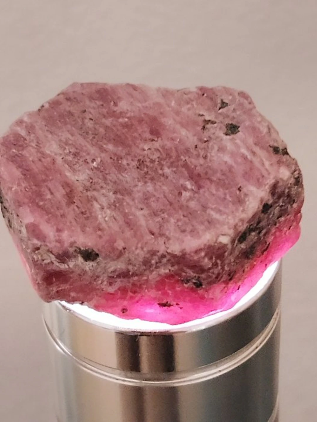 Ruby Rough - Height: 3.8 cm - Width: 3 cm- 47.2 g - (1)