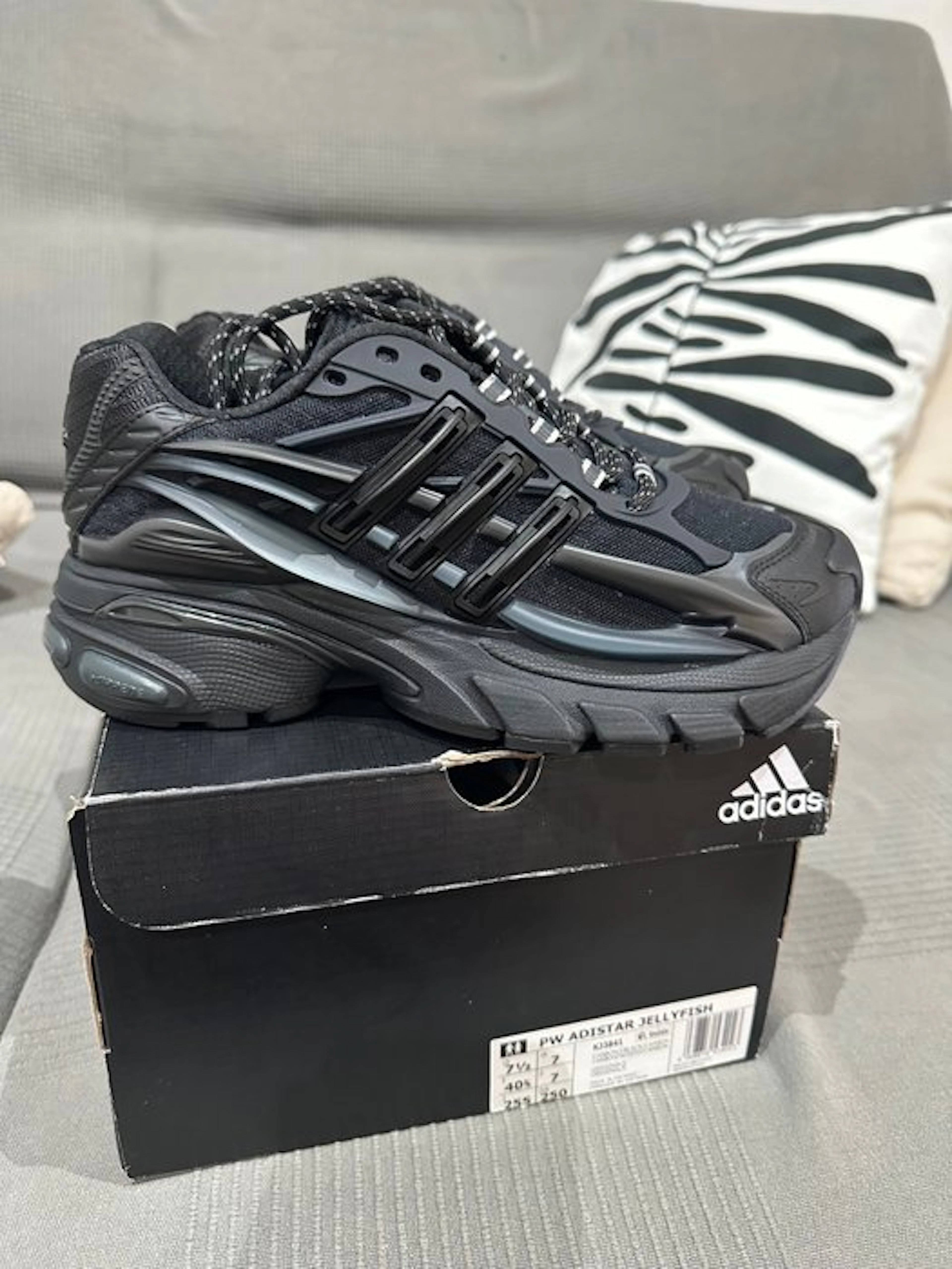 Adidas - Jellyfish - Sneakers - Size: EU 40.5 - New with tags