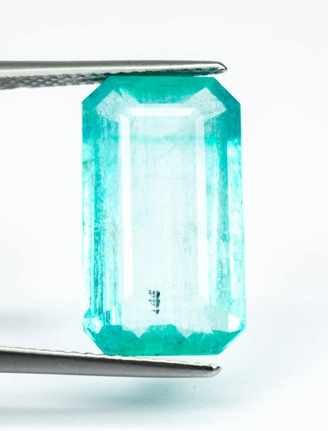 No reserve price Green Emerald - 11.07 ct - International...