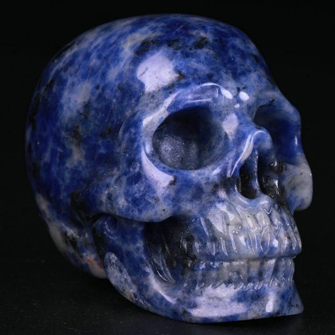74 g 5.10 x 3.90 cm finest genuine blue sodalite skull Carving- 74 g