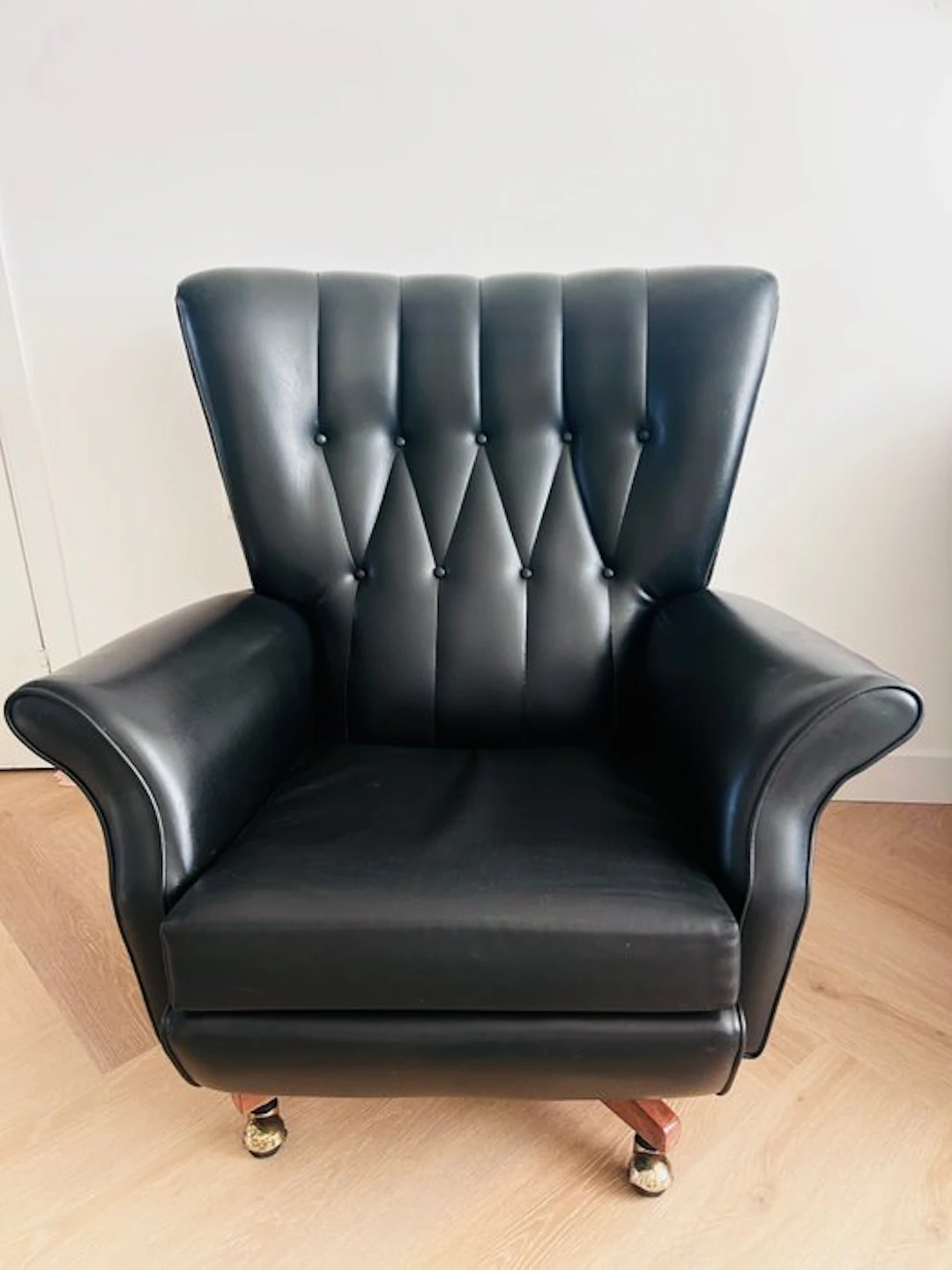 Fauteuil - Synthetic leather, Wood, Brass, Metal - James Bond atmosphere