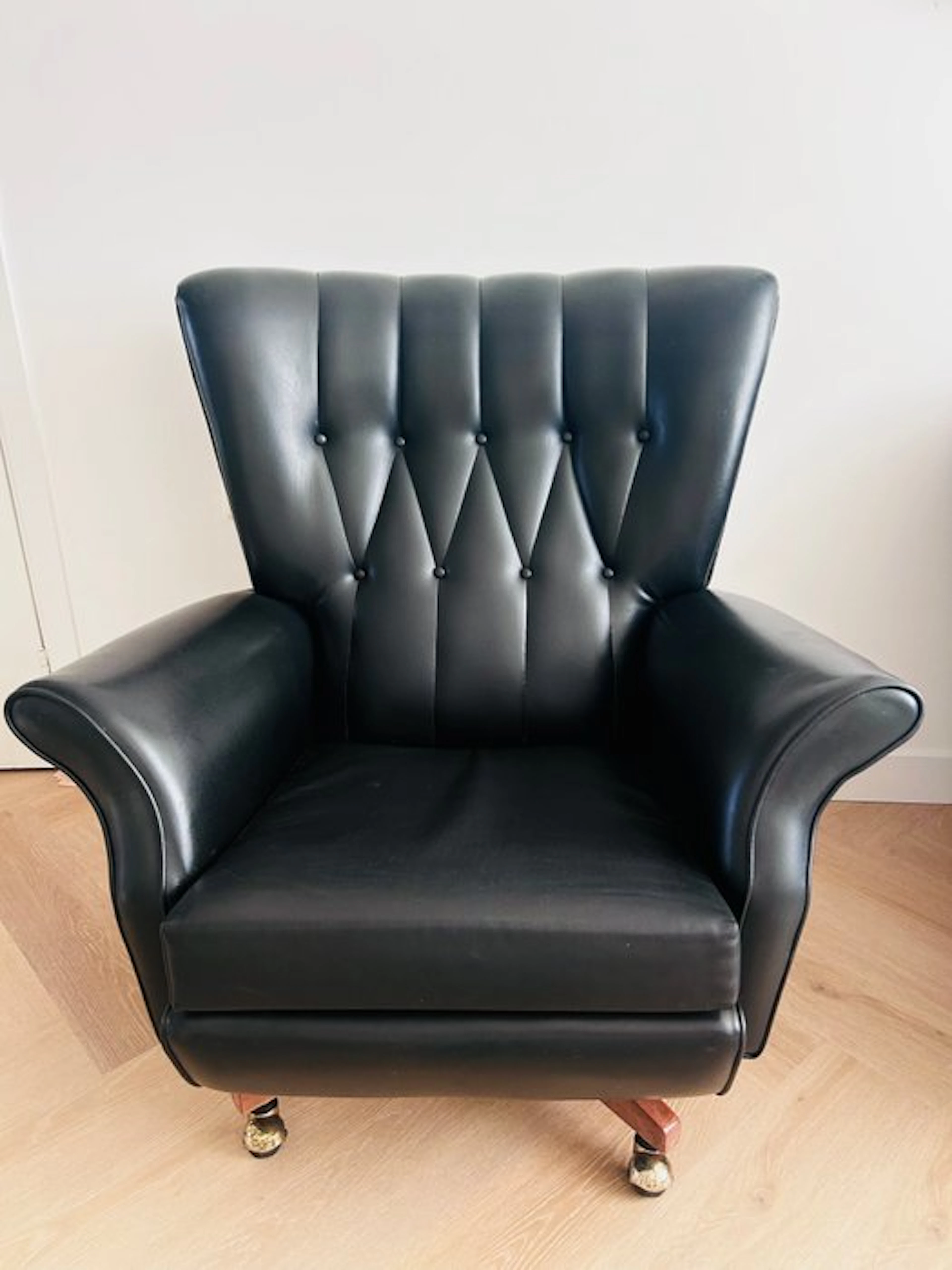 Fauteuil - Synthetic leather, Wood, Brass, Metal - James Bond atmosphere