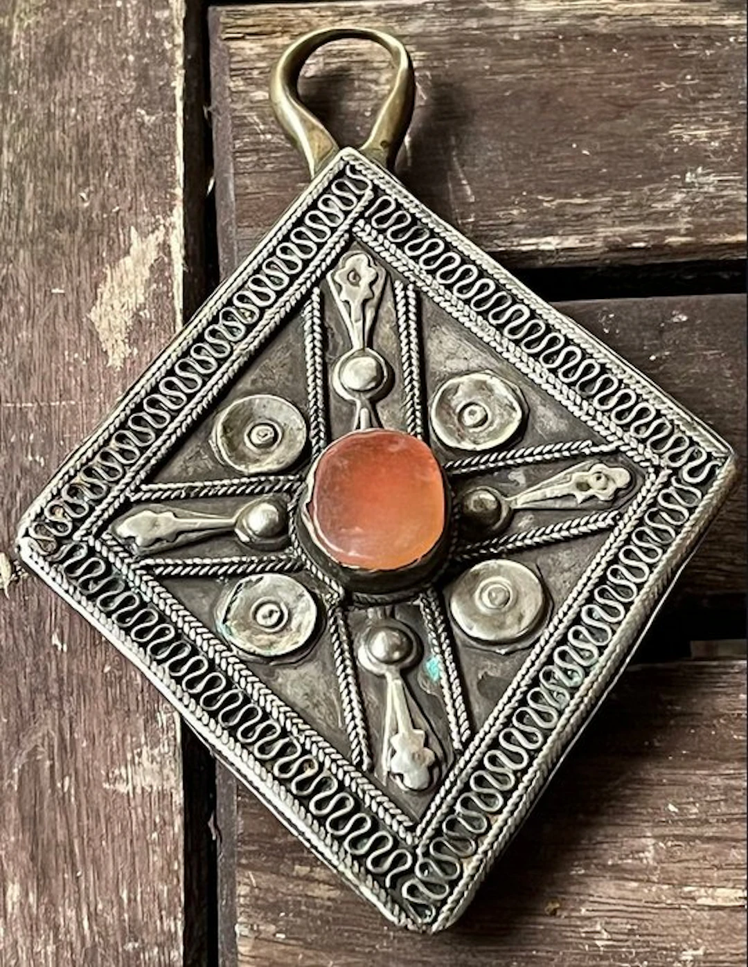 Turkmen pendant, clothing buckle - Argent 800 - Early 20th century