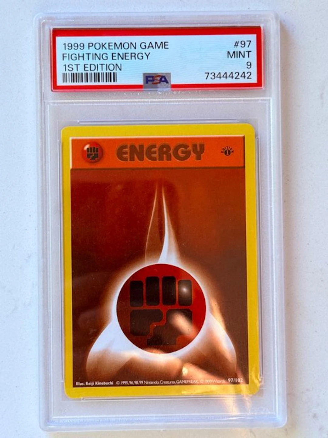 Pokémon - 1 Graded card 97/102 First edition - PSA 9 - Various sets