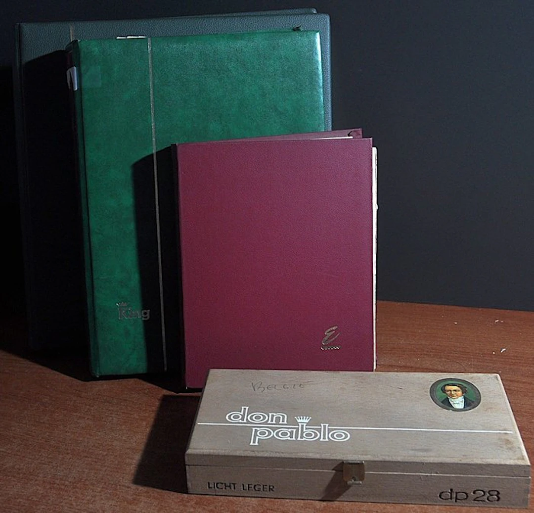 Belgium - Collection in an album, stockbooks and sleeves.