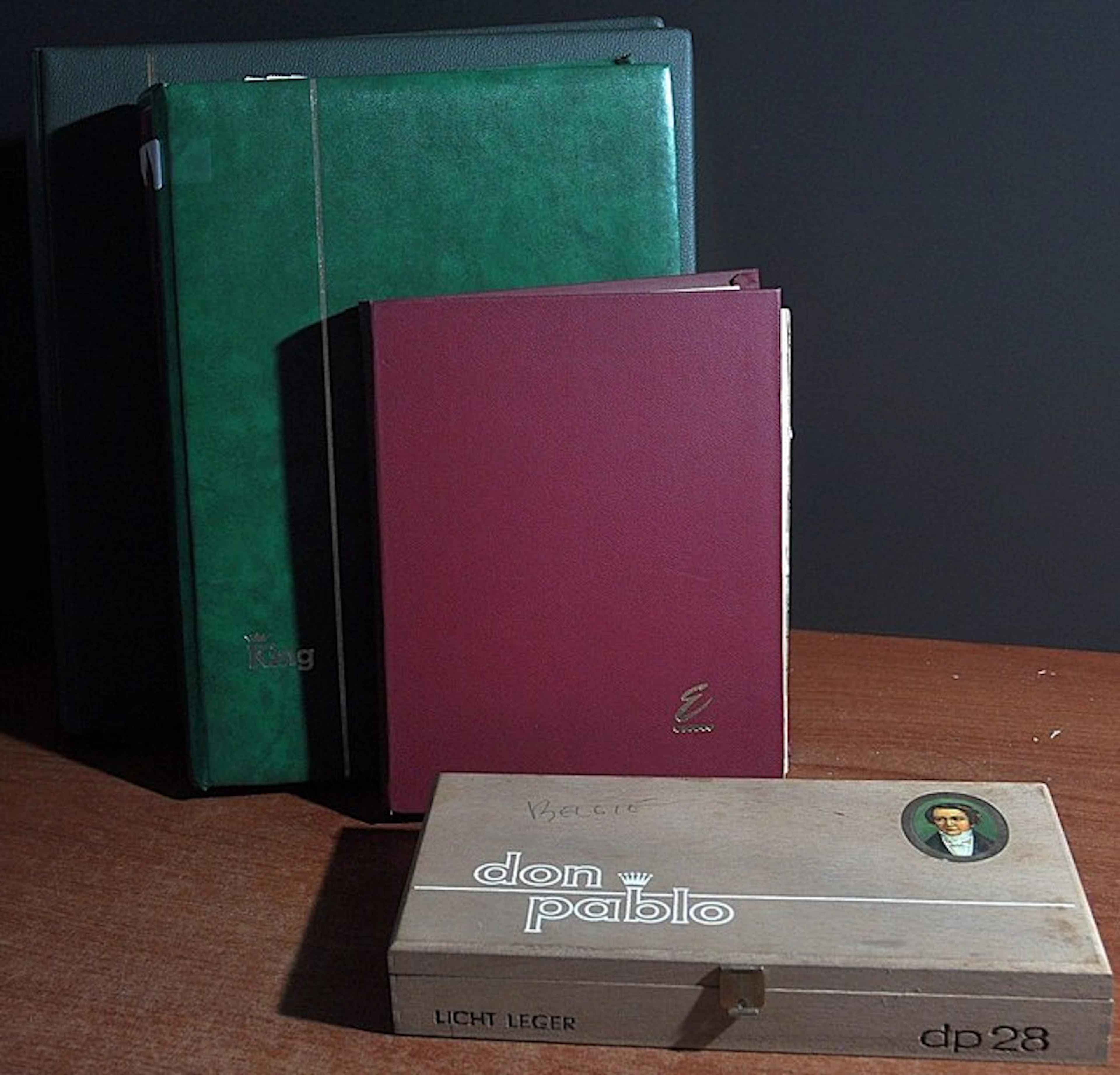 Belgium - Collection in an album, stockbooks and sleeves.
