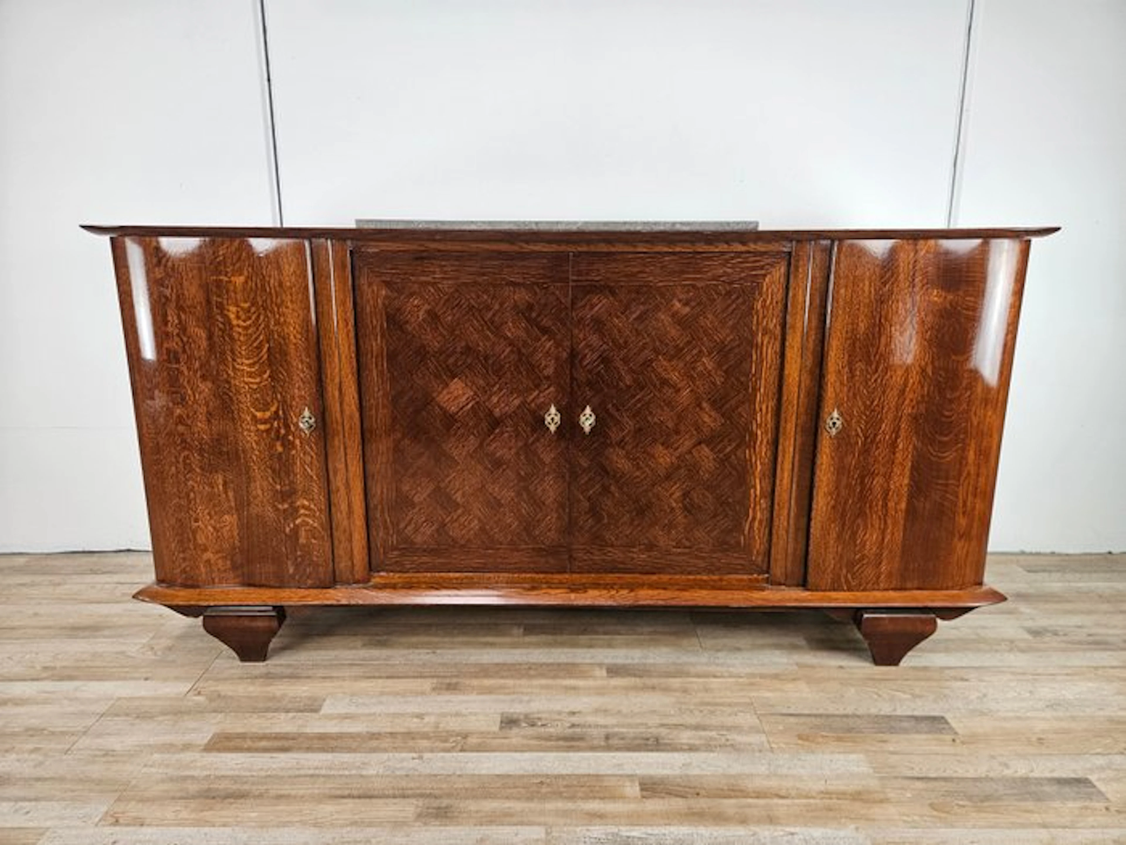 Credenza - Oak sideboard with marble top. - Oak, Marble, Brass