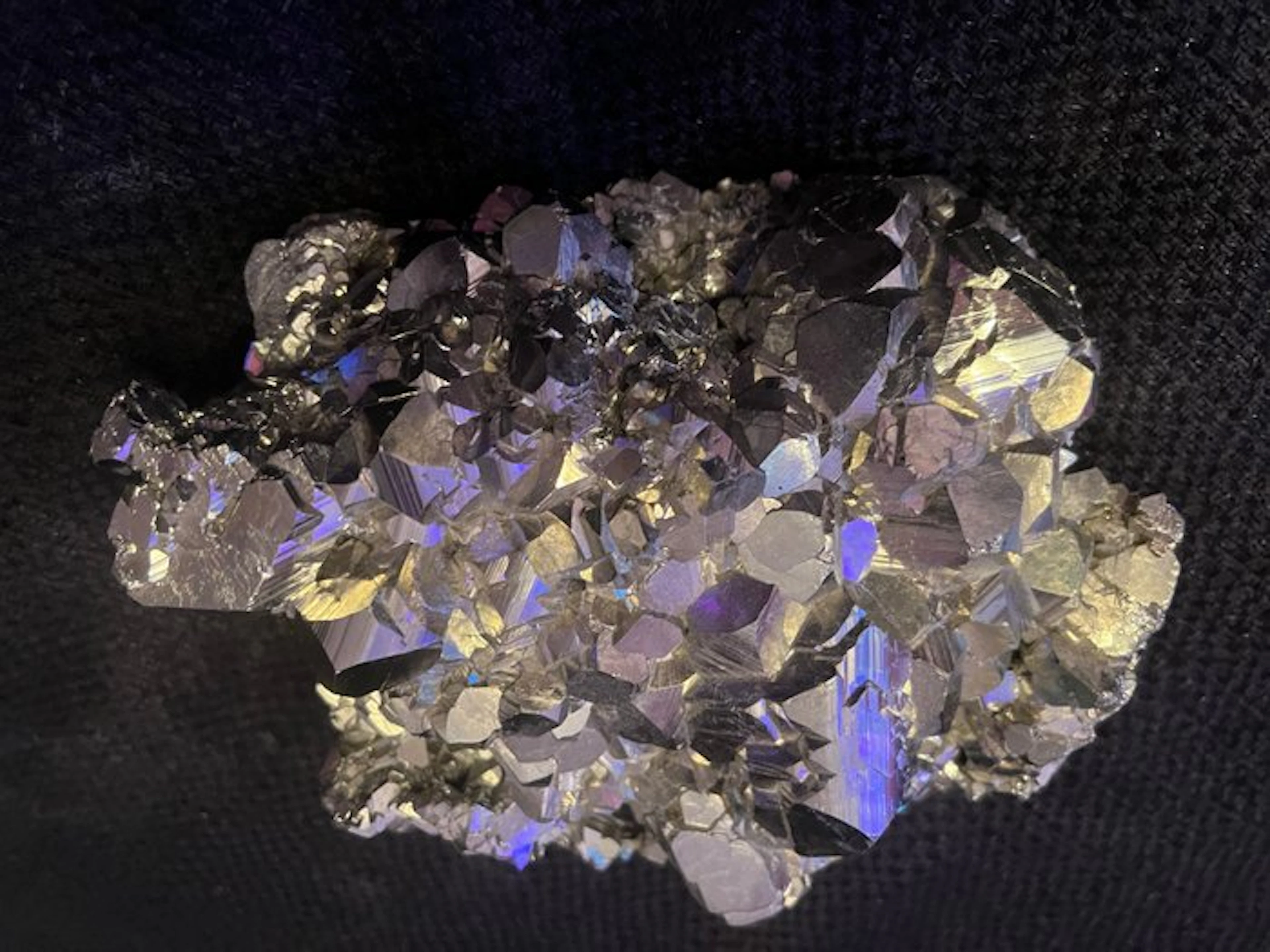 Pyrite Crystal cluster - Height: 10 cm - Width: 23 cm- 7.1 kg - (1)