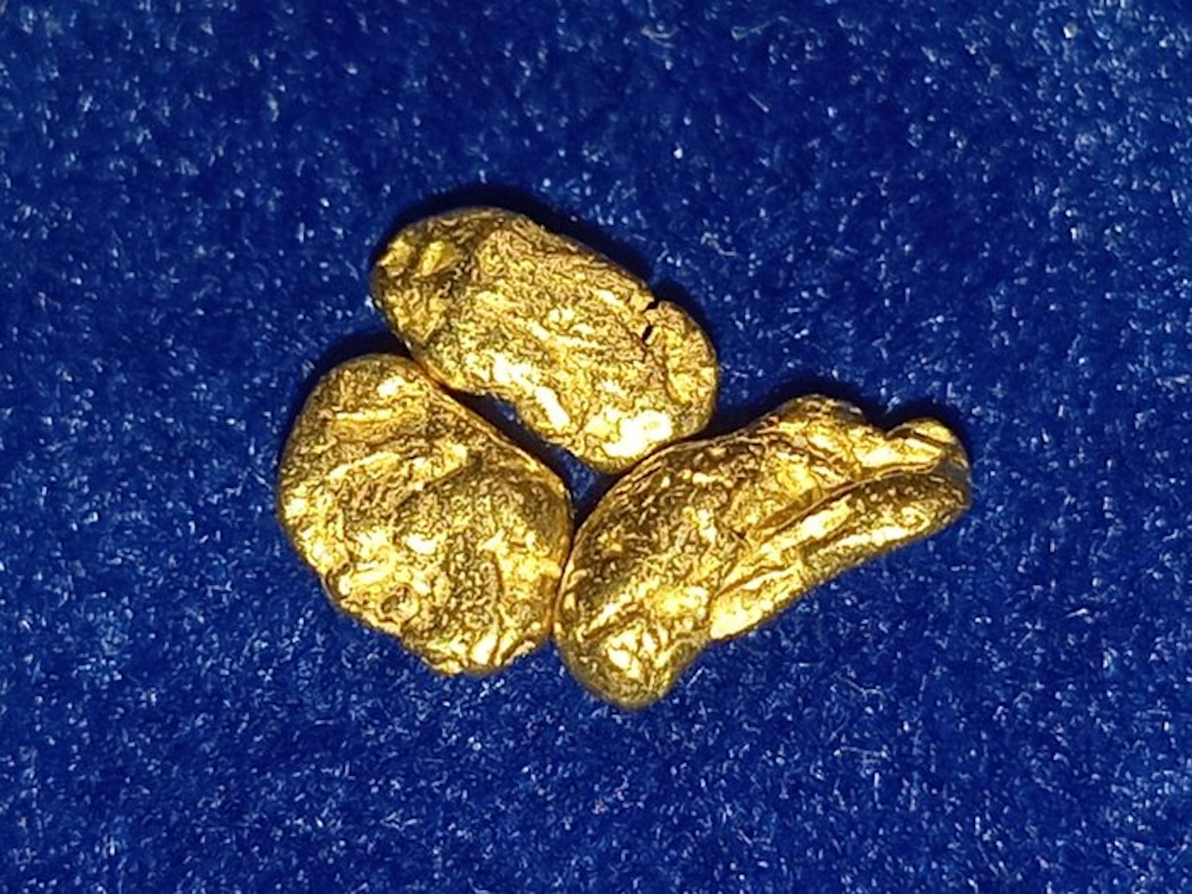 THE ECONOMIC CRISIS IS COMING BUY NOW Gold nuggets - Yukon/Canada