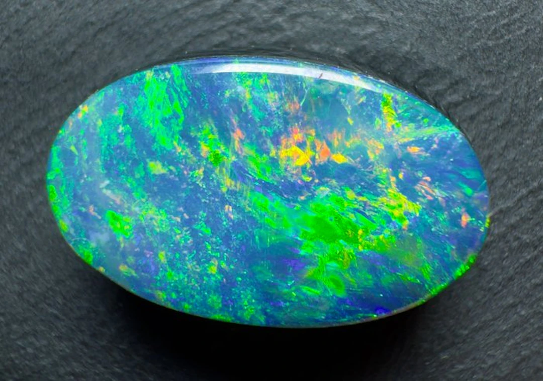 Opal Cabochon - Height: 14 mm - Width: 9 mm- 0.94 g - (1)
