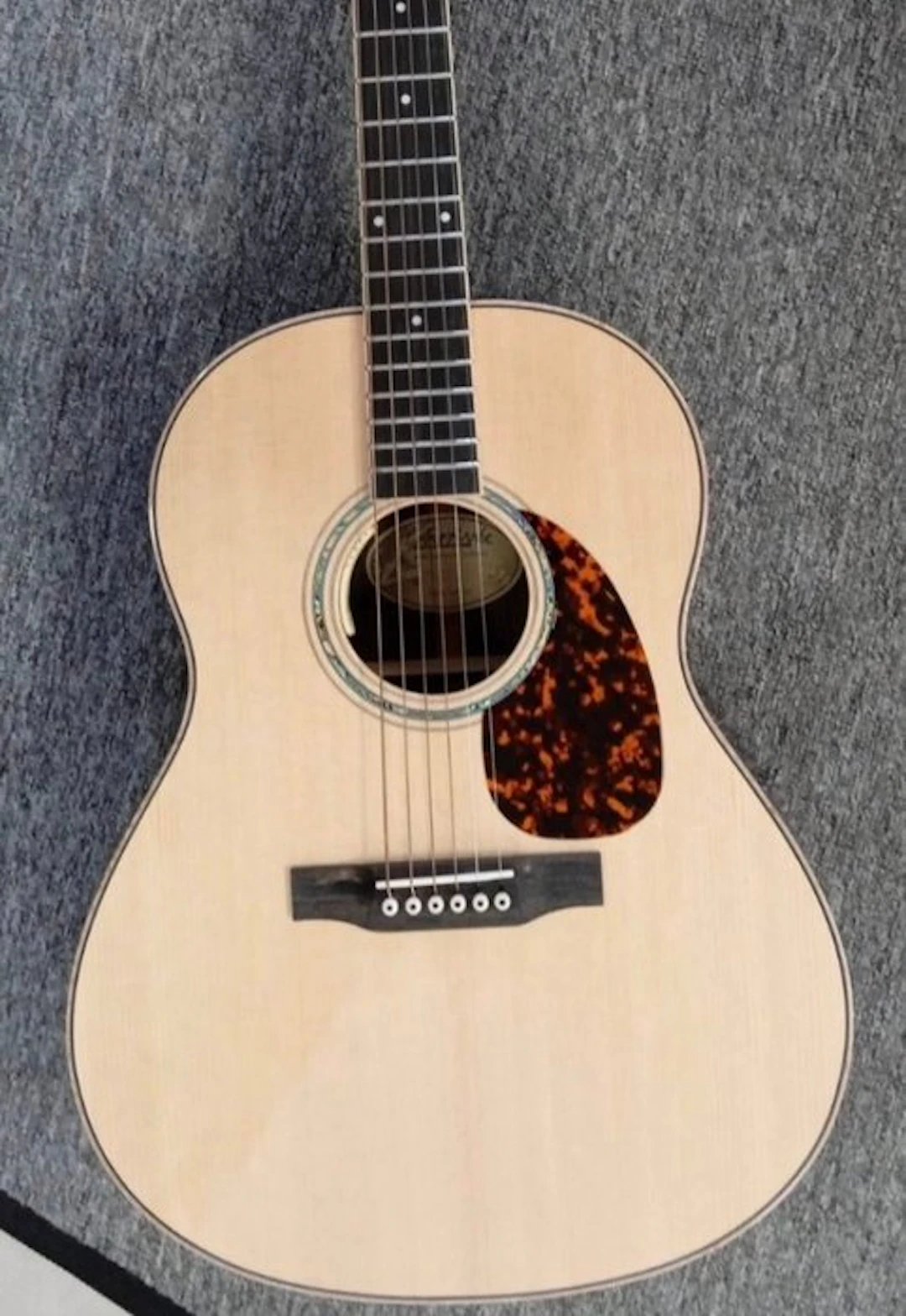 Larrivee - 09 Larrivee Elet - - Electro-acoustic guitar - United States