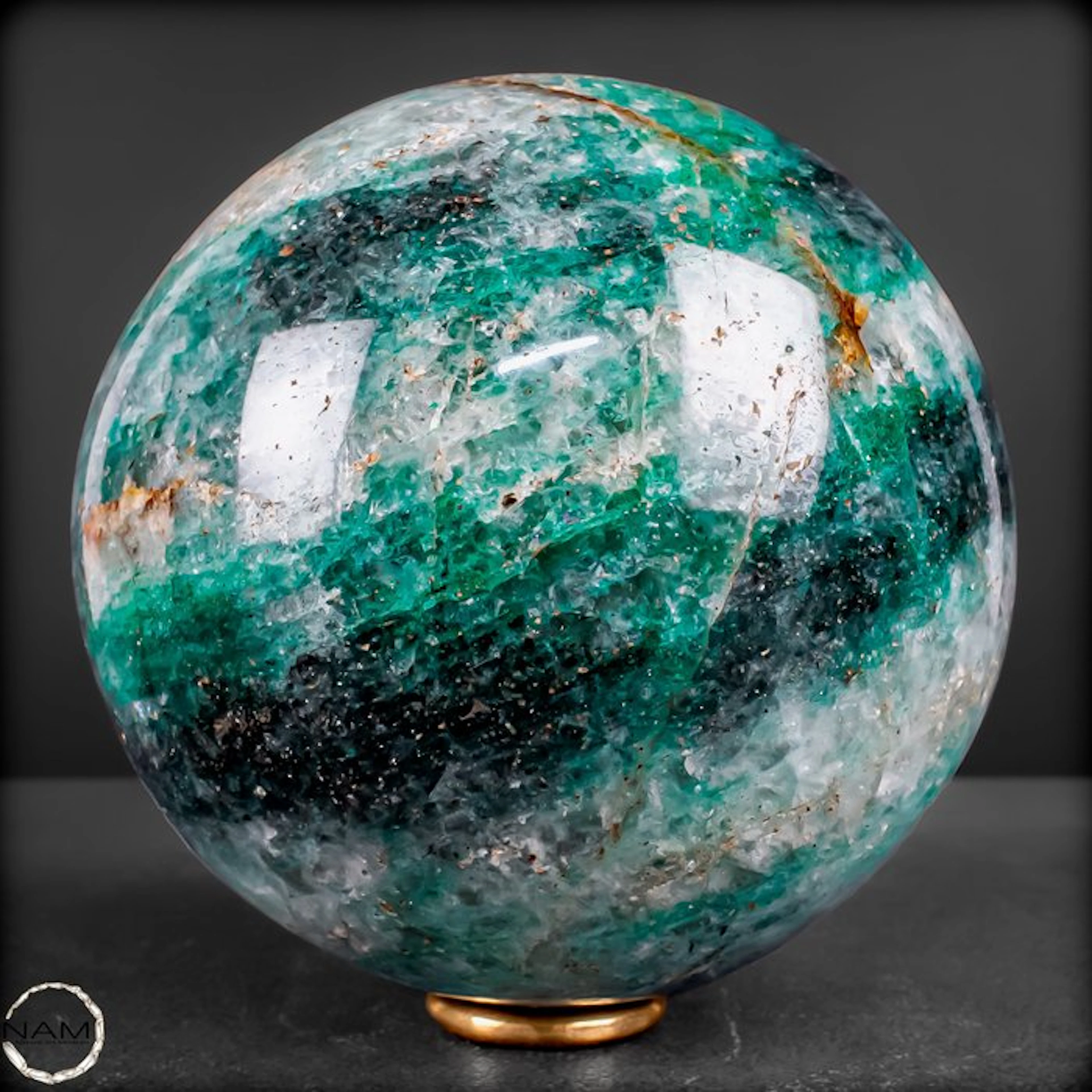 Green Aventurine sphere – Natural elegance in captivating...