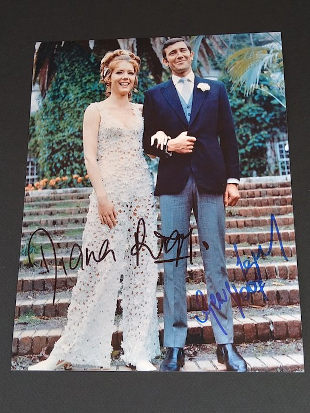 James Bond 007: On Her Majesty’s Secret Service - Diana Rigg (+) "Tracy Bond" + George Lazenby "007" - Double signed photo with COA