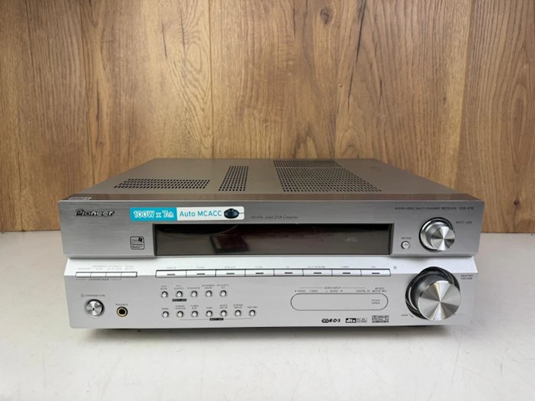 Pioneer - VSX-915 Solid state multi-channel receiver