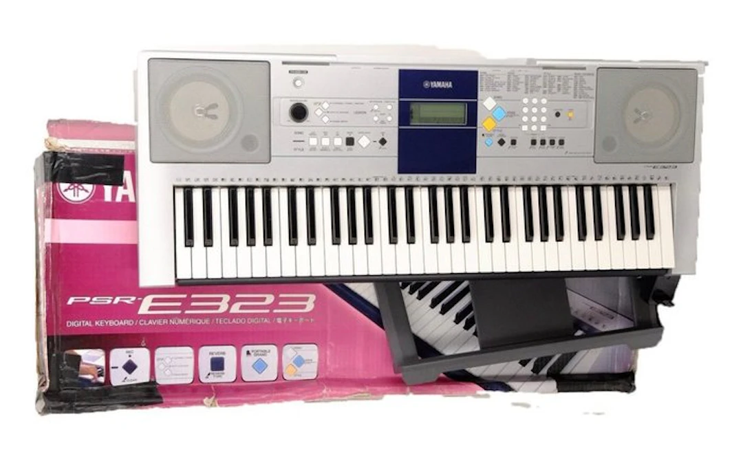 Yamaha - PSR-E323 (004) - - Keyboard - 2009 (No reserve price)