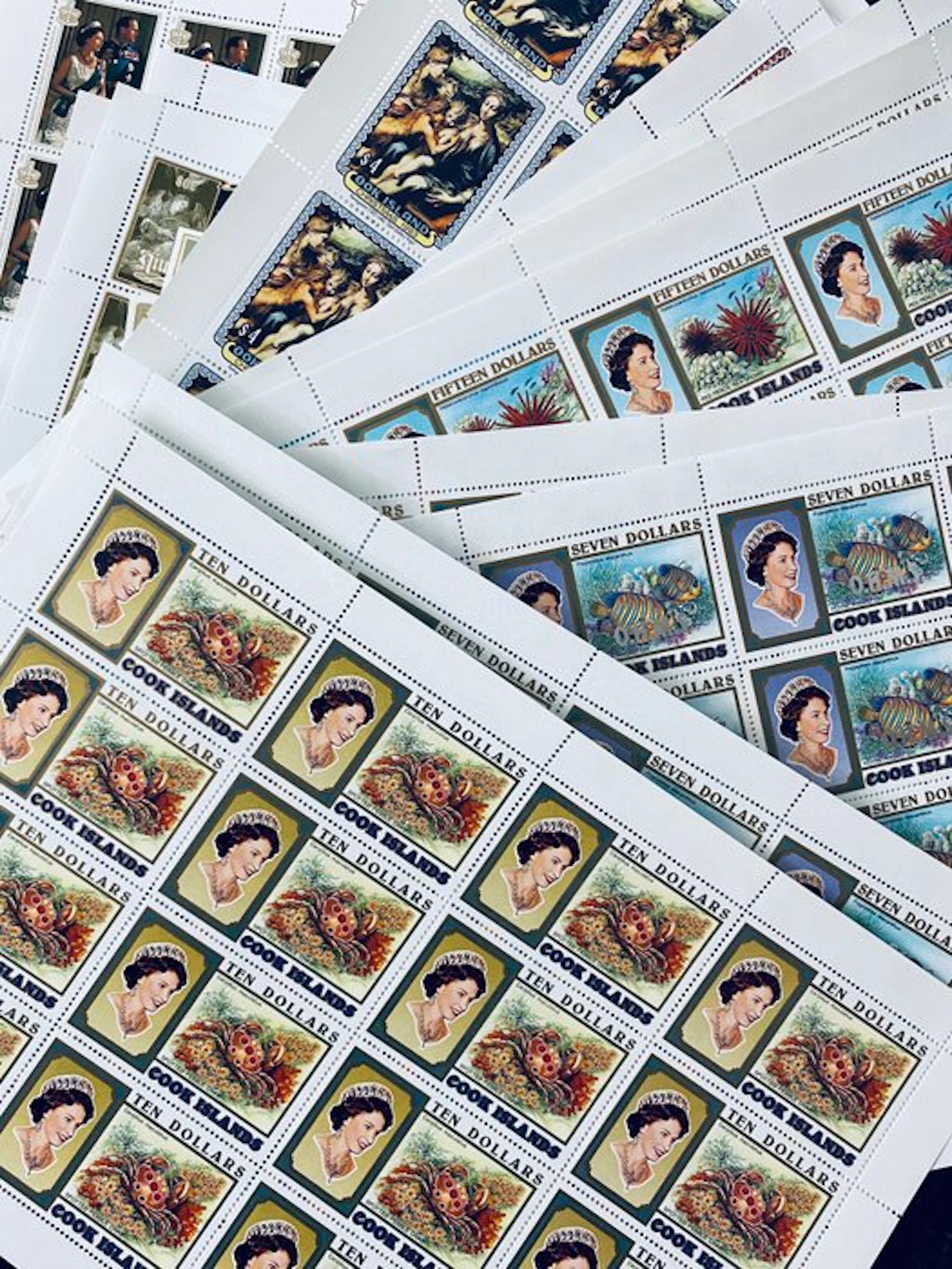 World - Lot of mint blocks and sheets, common type, about 125 pieces