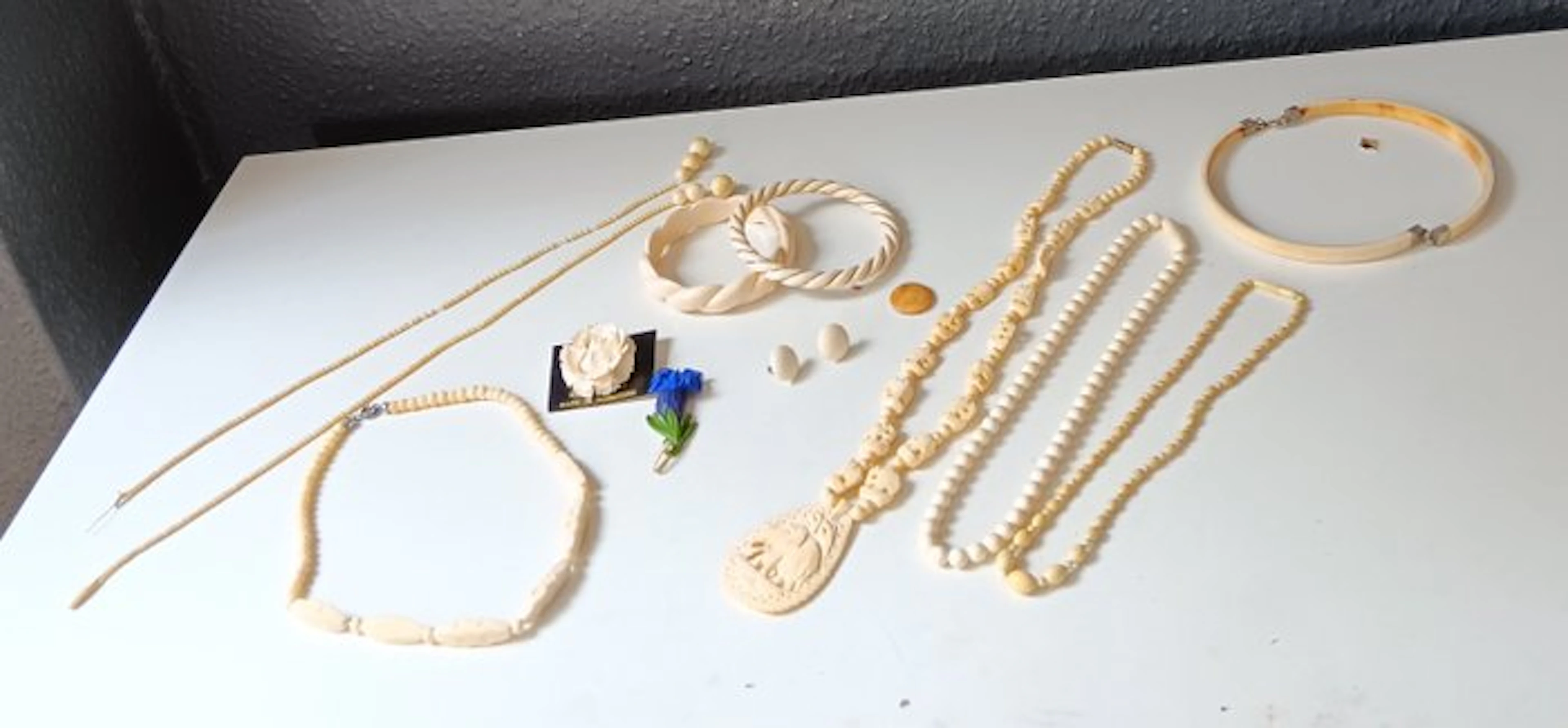 Themed collection - Vintages Jewelries