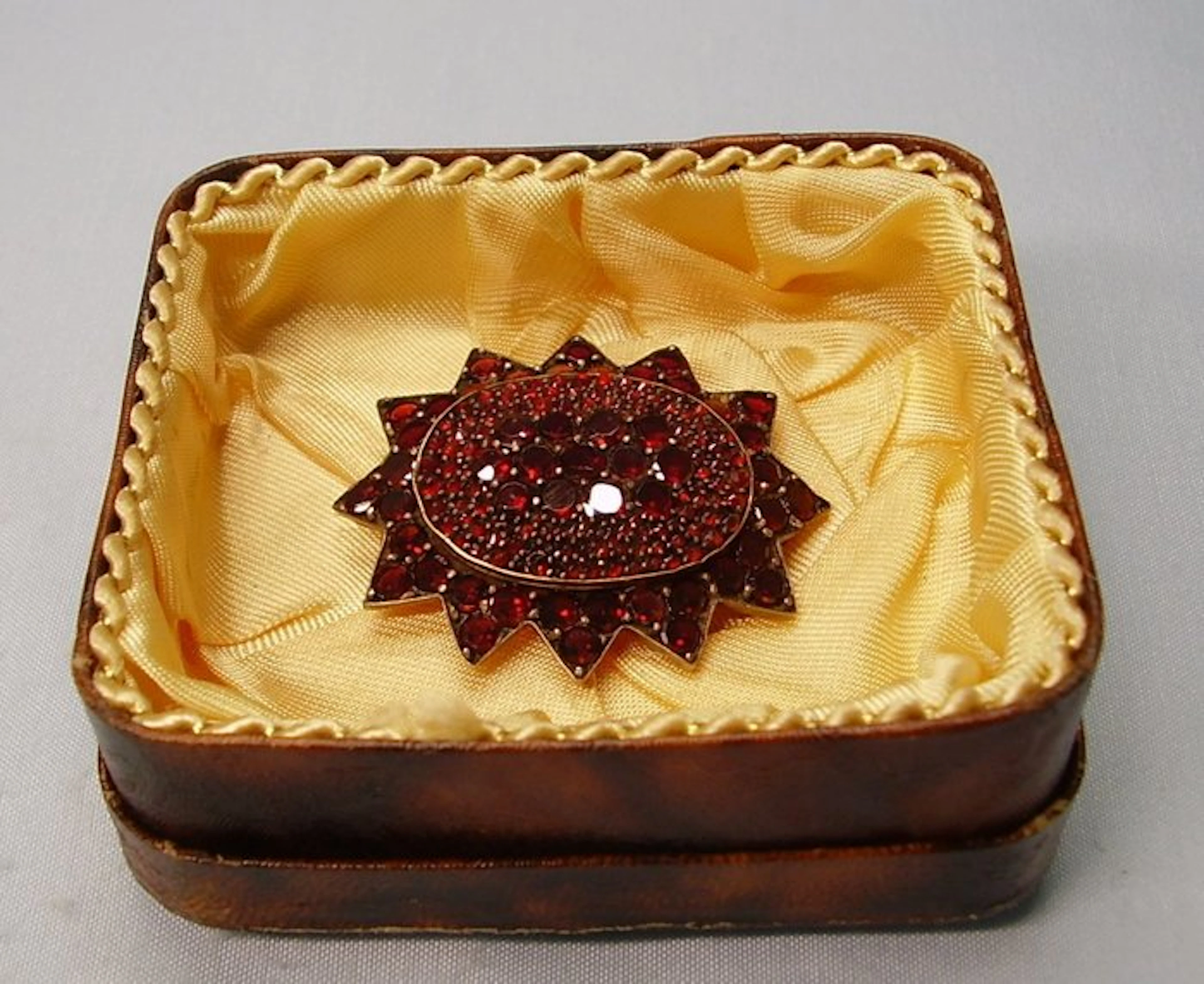 No reserve price - Brooch Bronze