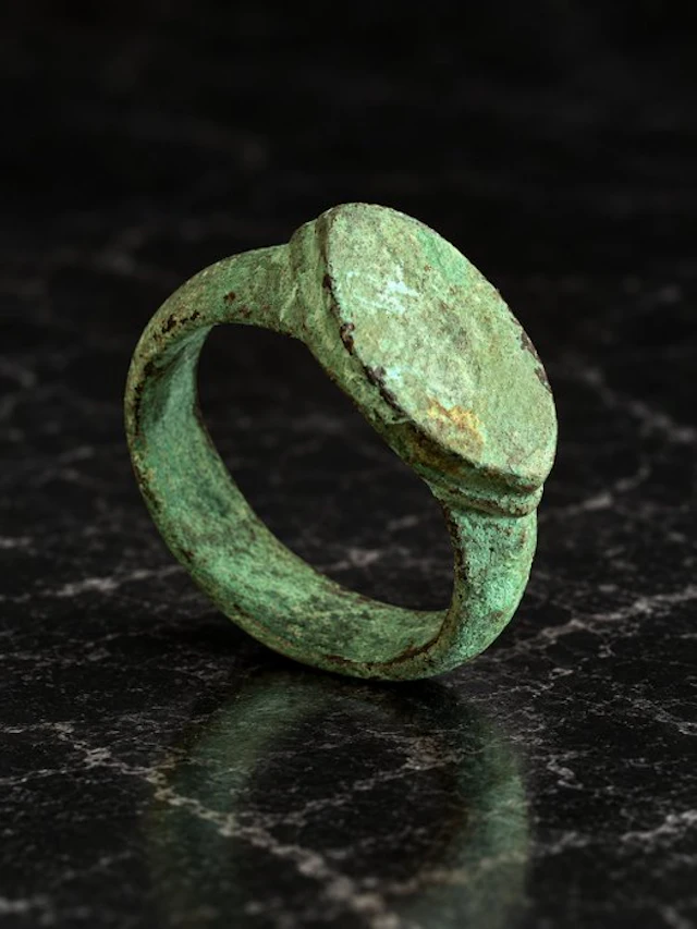 Ancient Roman Bronze Ring with Raised Oval Bezel 2nd to...