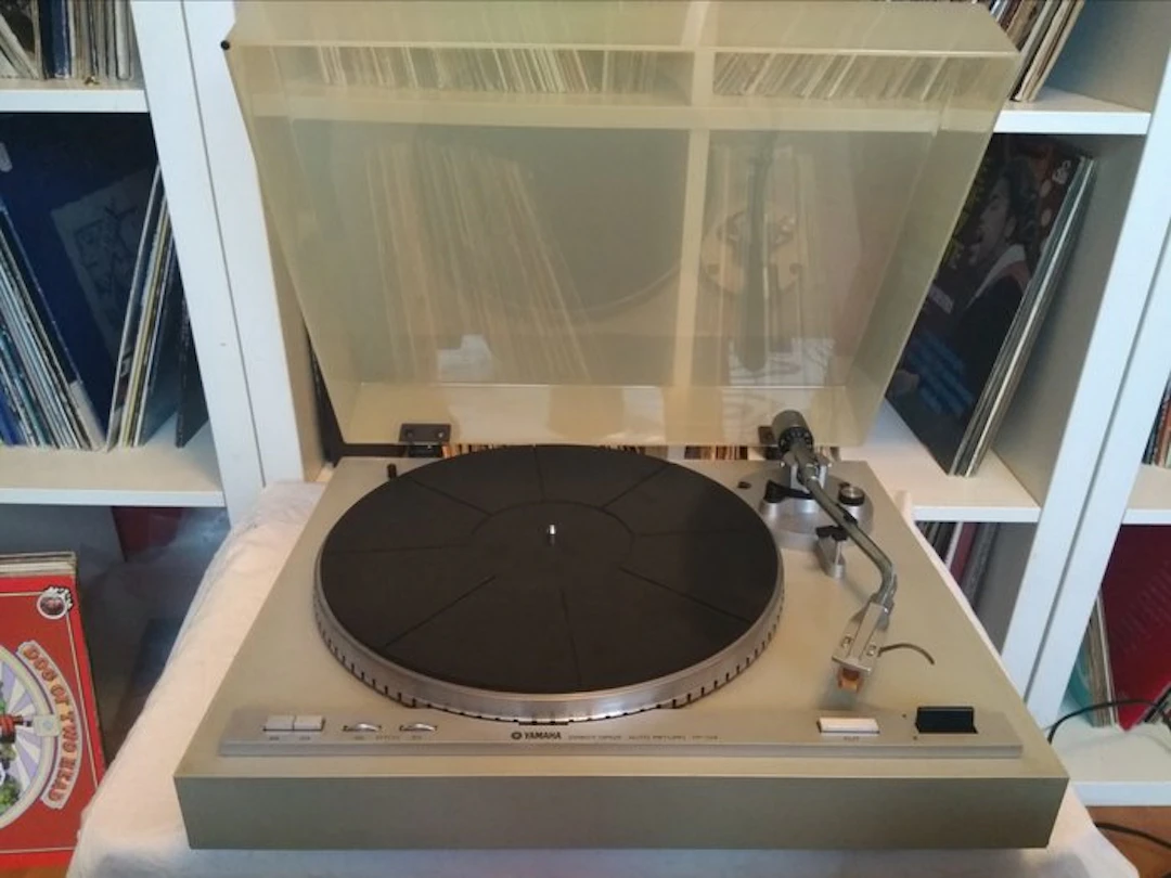 Yamaha - YP-D4 Direct-Drive Auto-Return Stereo Turntable