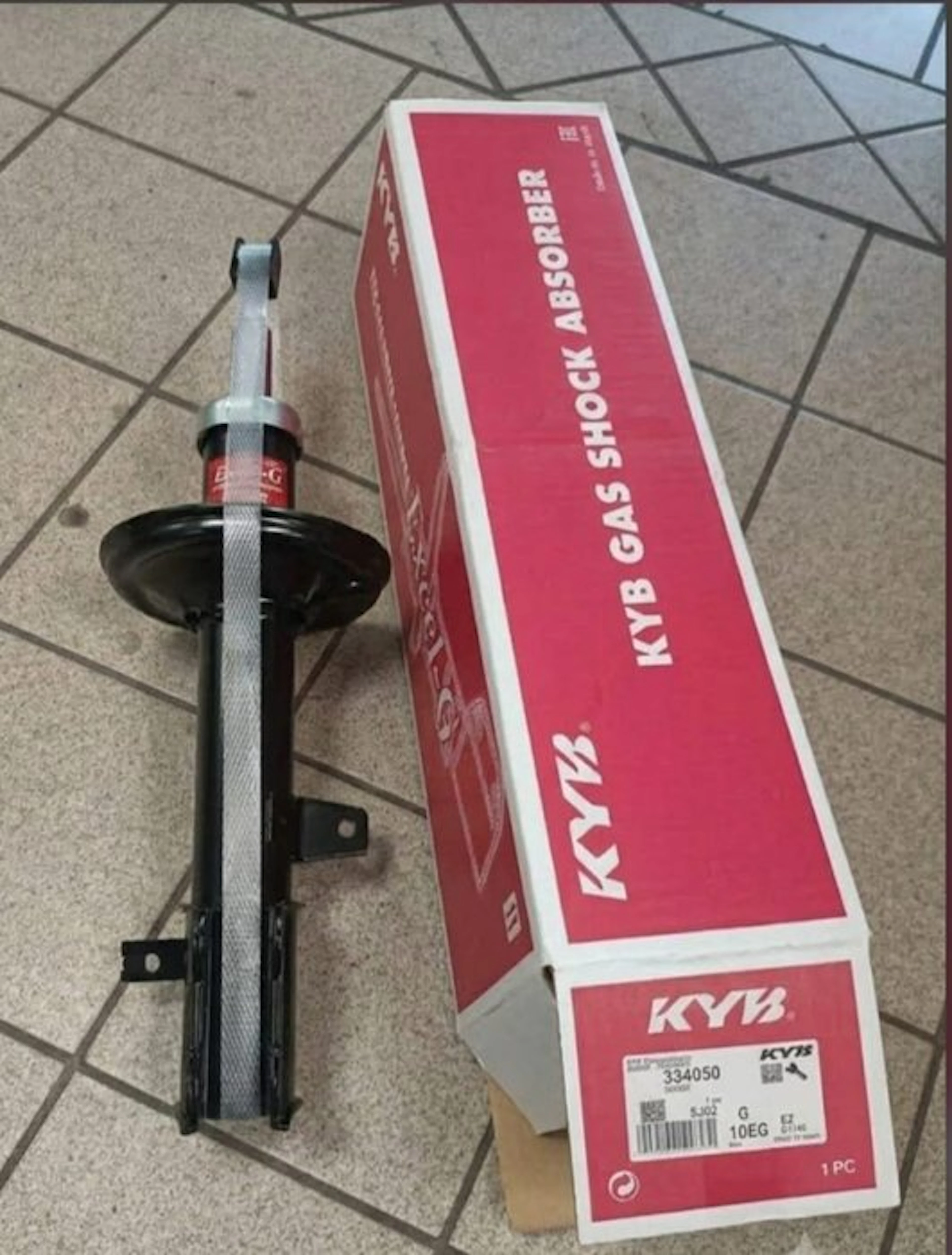 Car part (1) - Toyota - Ammortizzatore Toyota Celica At180