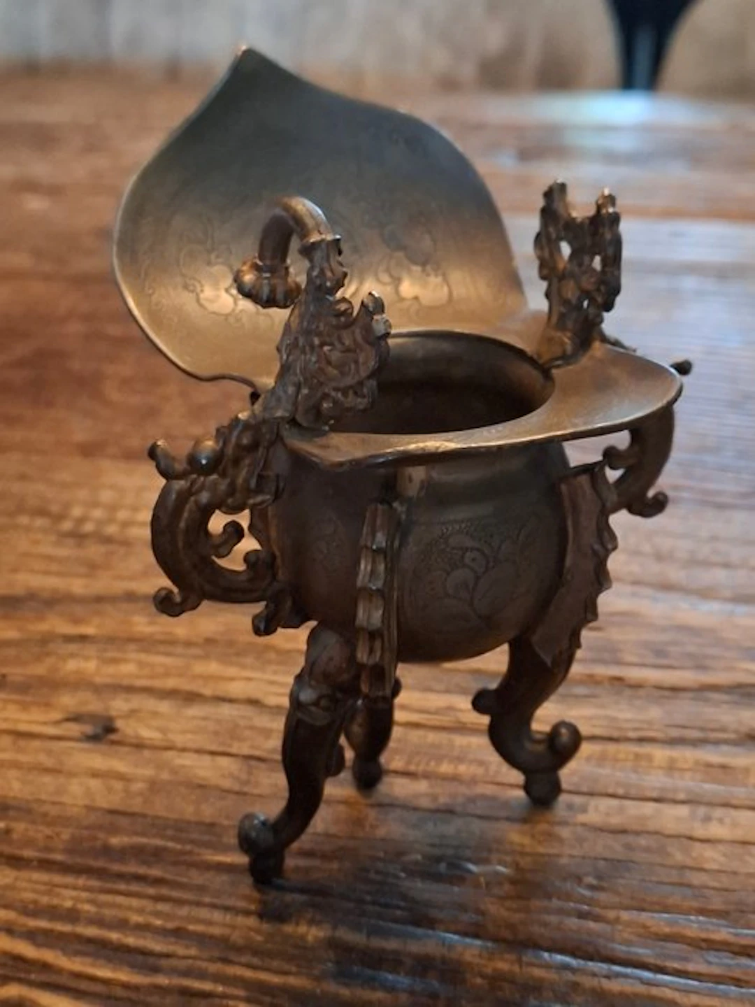 Tripod pewter maker Yan Yi He - Pewter/Tin - Yan Yi He...