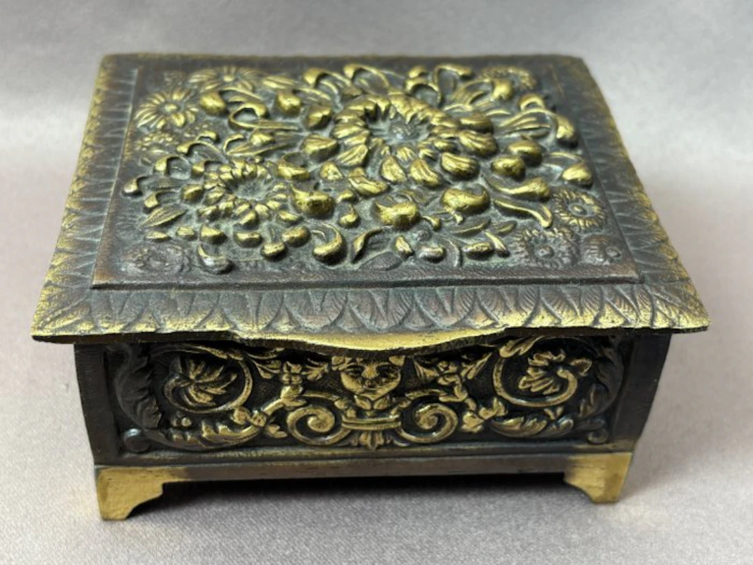 Jewellery box - rectangular - Bronze - Bronze jewelry box