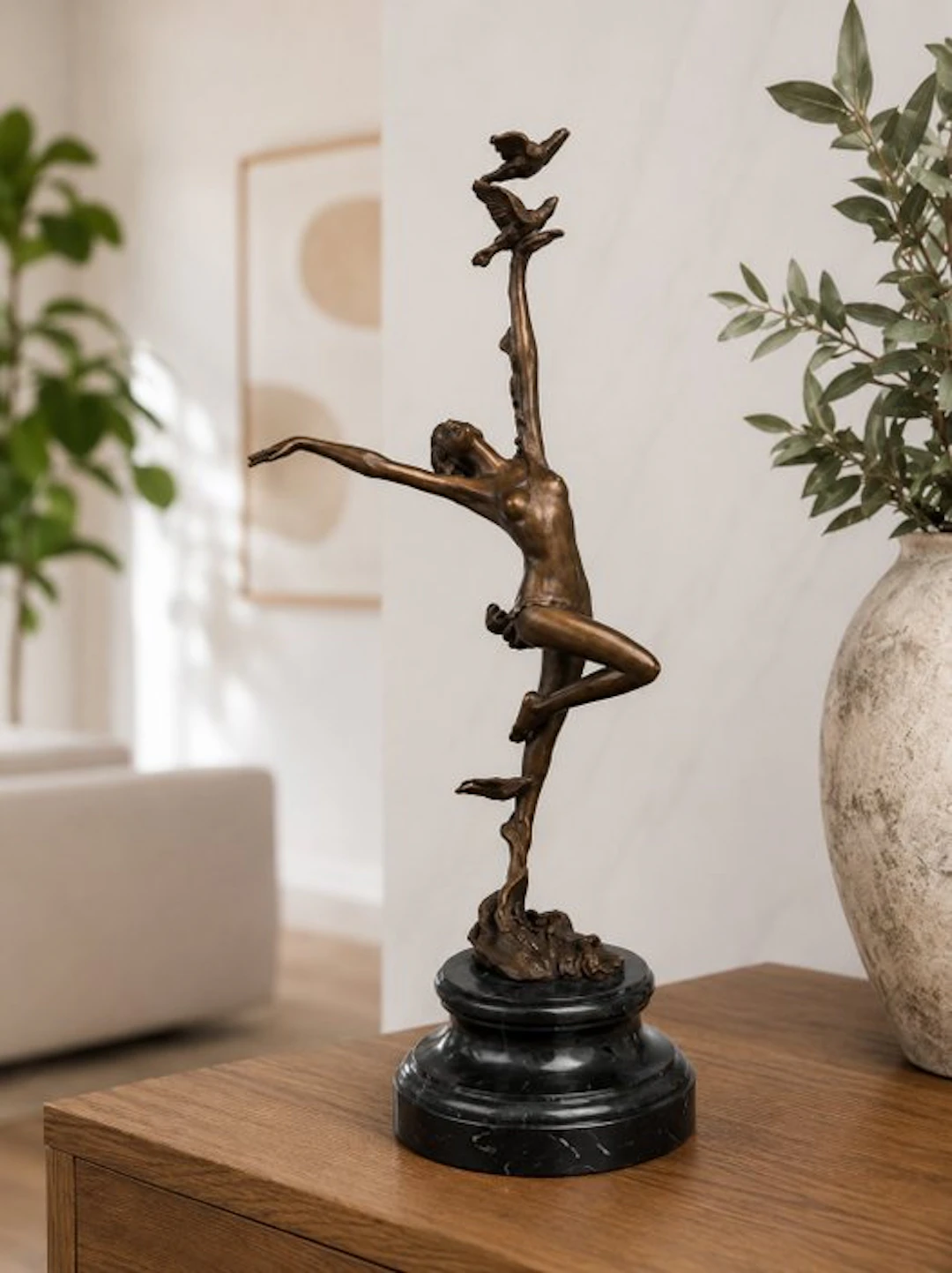 Aldo Vitaleh - Sculpture, Bronzen Danseres met Duiven - 30 cm - Bronze, Marble