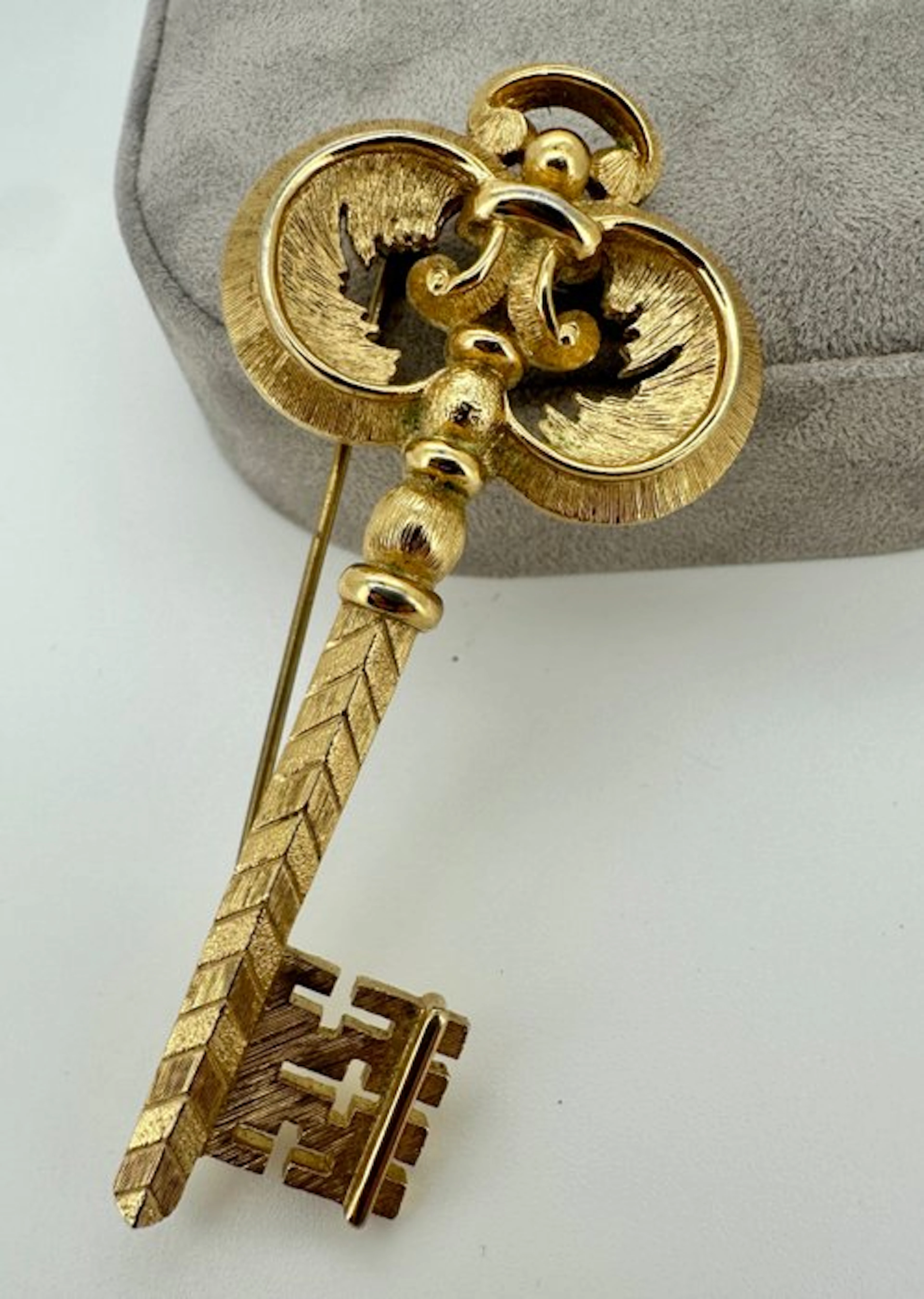 Monet - Gold-plated - Brooch - Golden Key – 1968