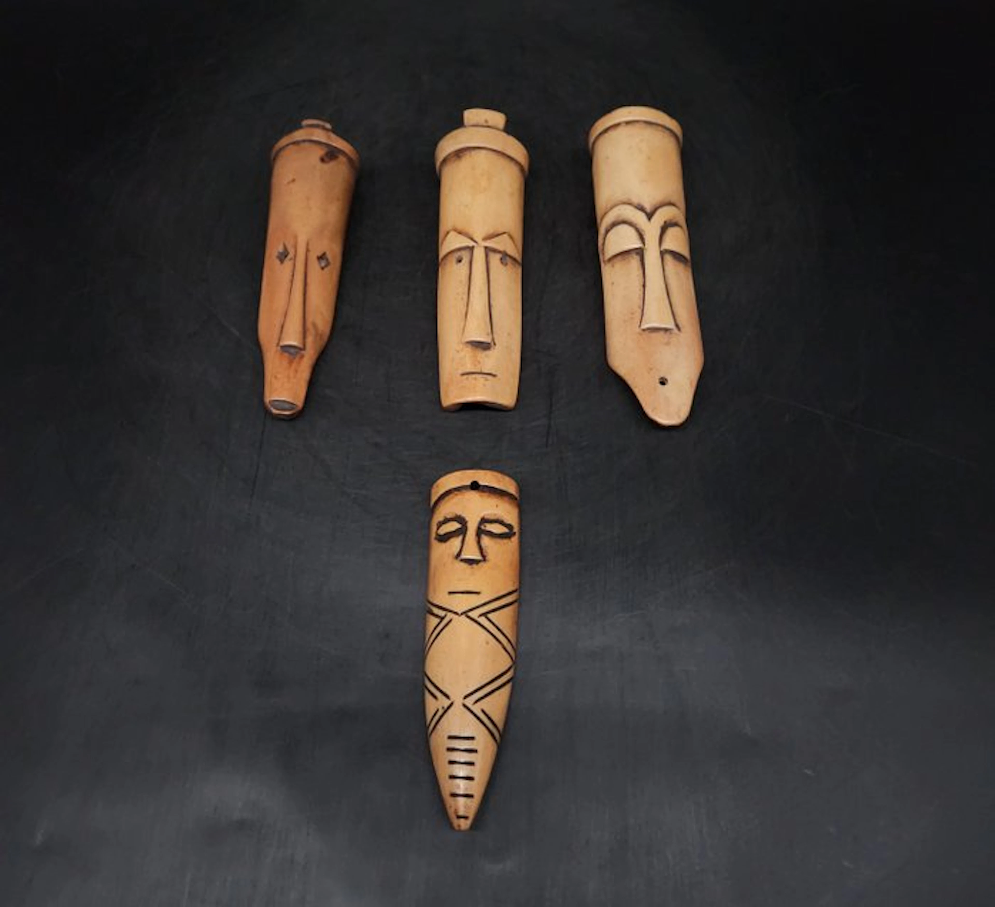 Magnifique masque - Sculpture - ties - Democratic...