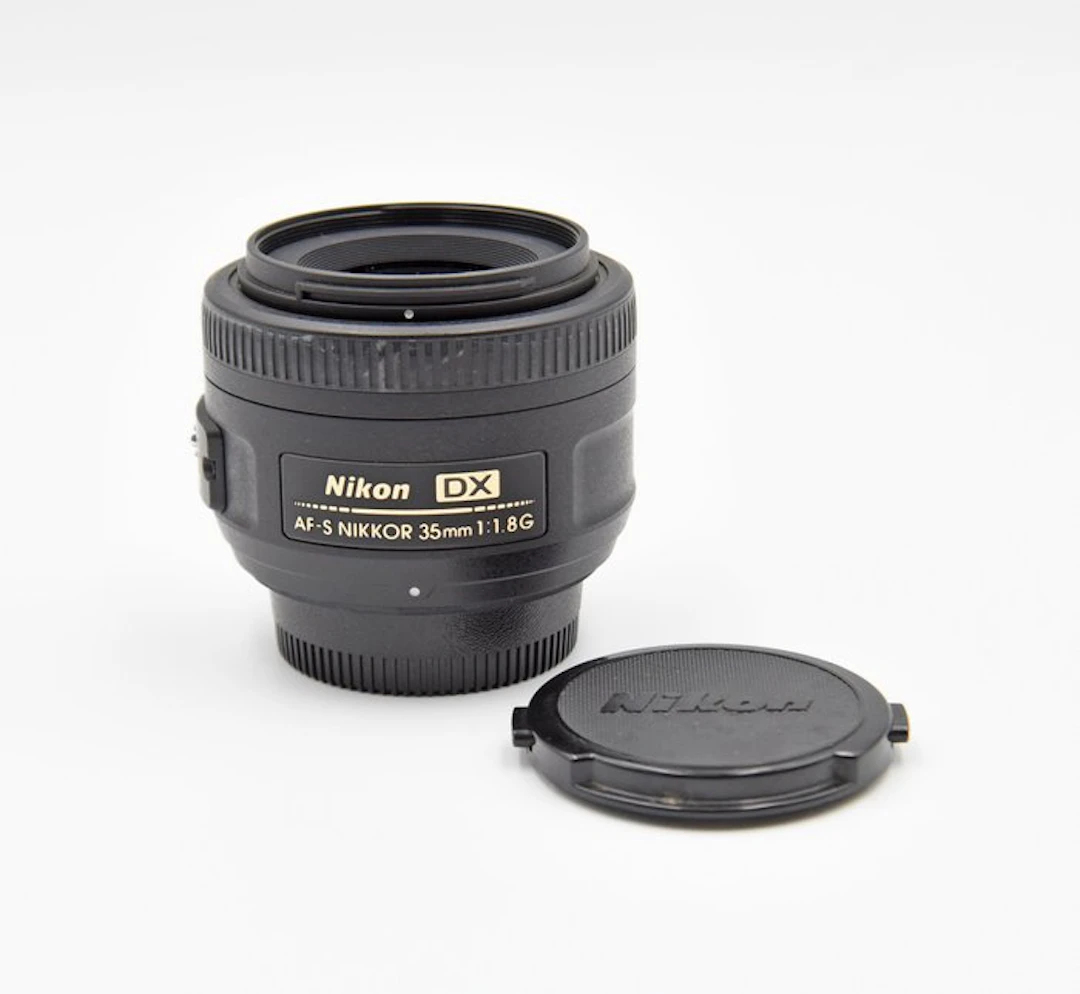Nikon AF-S DX Nikkor 35mm f/1.8G Prime lens