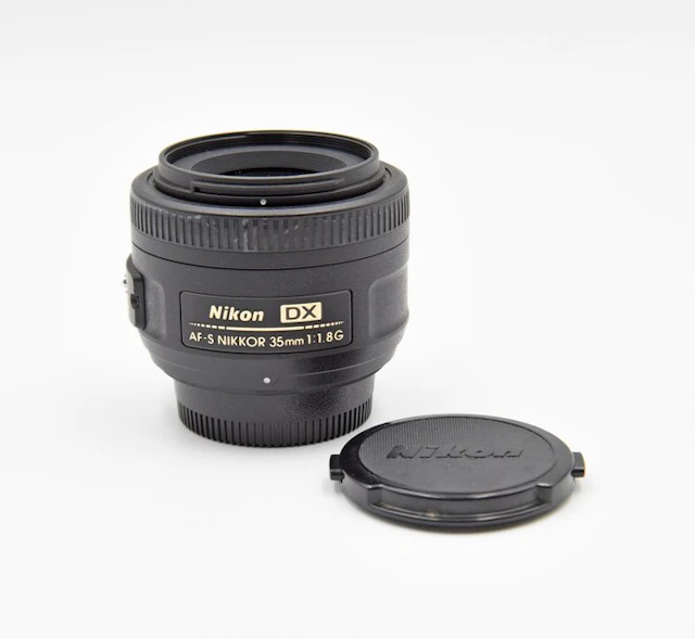 Nikon AF-S DX Nikkor 35mm f/1.8G Prime lens
