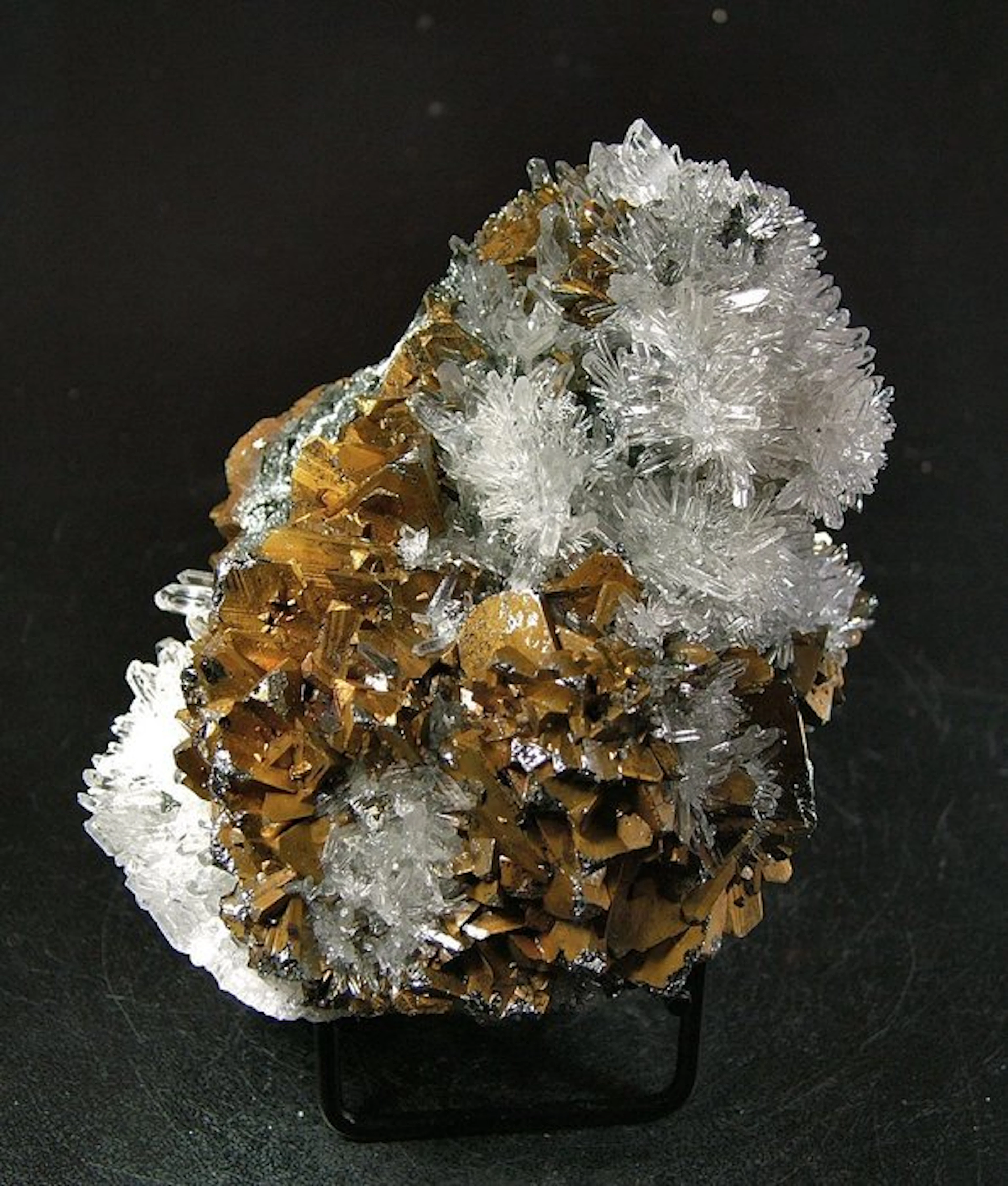 Beautiful specimen of tetrahedrite on quartz CW2246...
