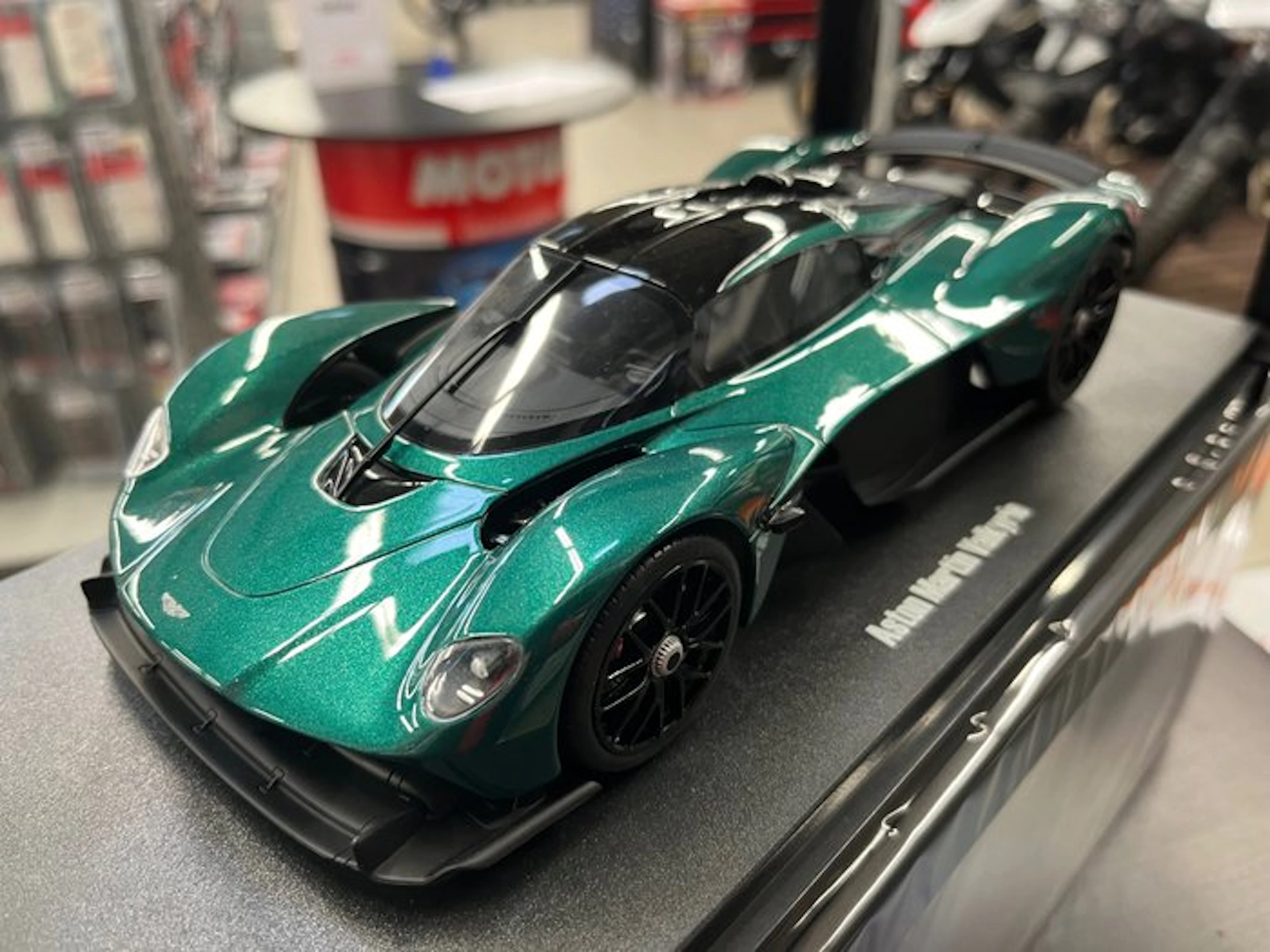 GT Spirit 1:18 - Model sports car - Aston Martin Valkyrie