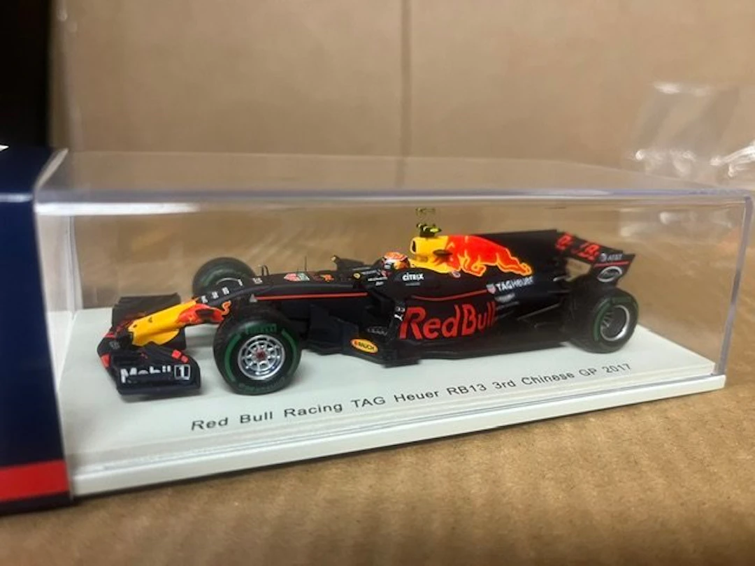 Spark 1:43 - Model car - Red Bull Racing TAG Heuer RB13...