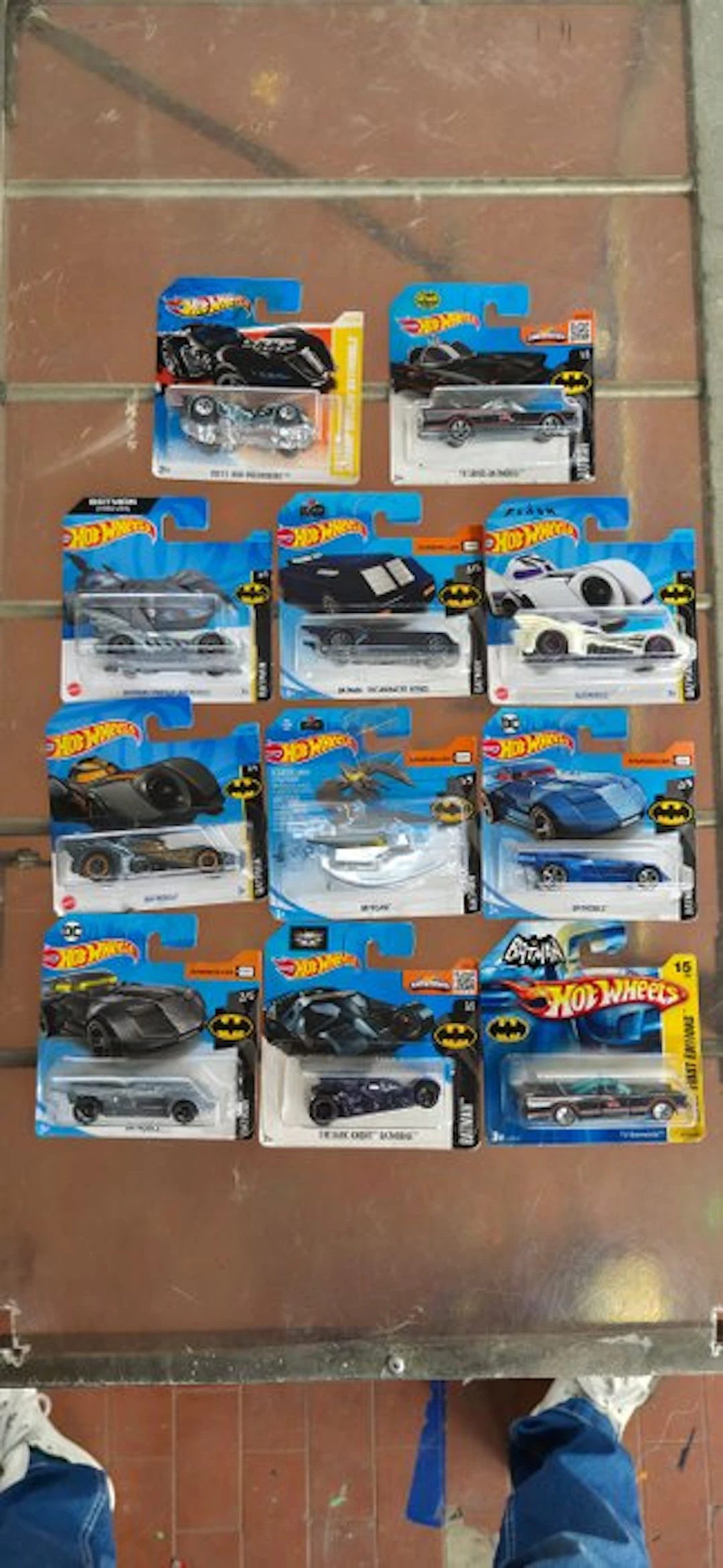 Hot Wheels 1:64 - Model car (11) - Batmobile (varie edizioni) - Batman