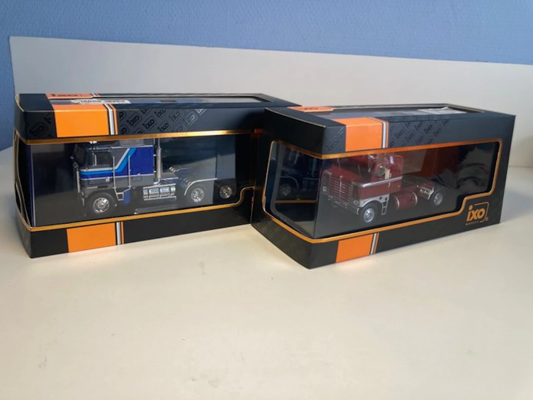 IXO 1:43 - Model car (2) - Kenworth K100 Aerodyne 1976 / Kenworth Bullnose 1950