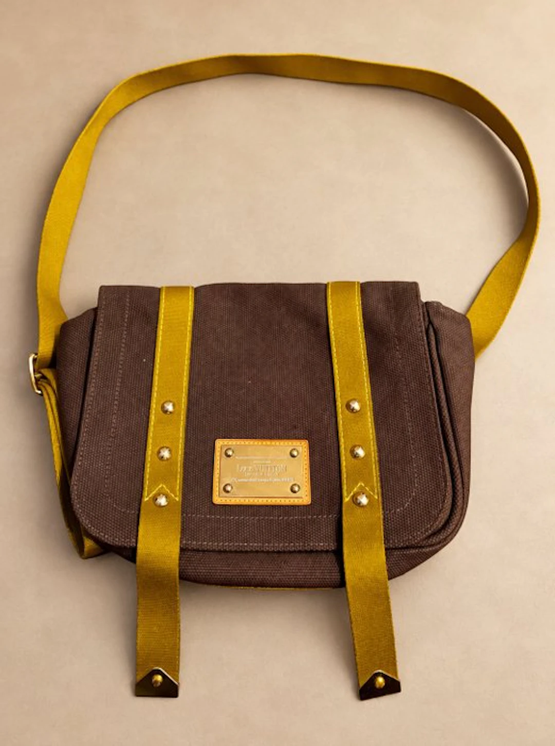 Louis Vuitton - Antigua Besace PM Messenger - Handbag