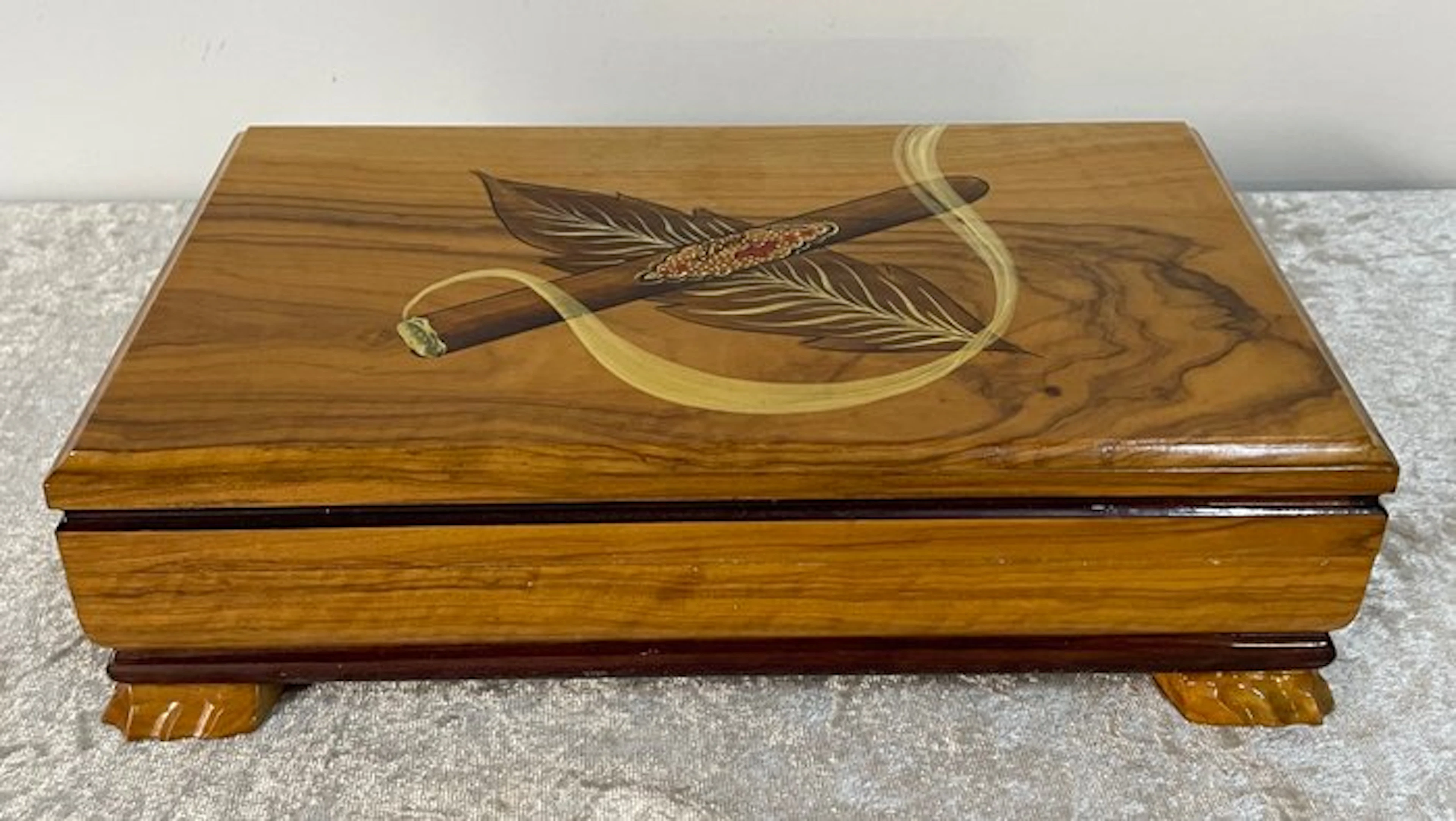Vintage - No reserve price - Cigar case - Olive - Olive wood cigar box