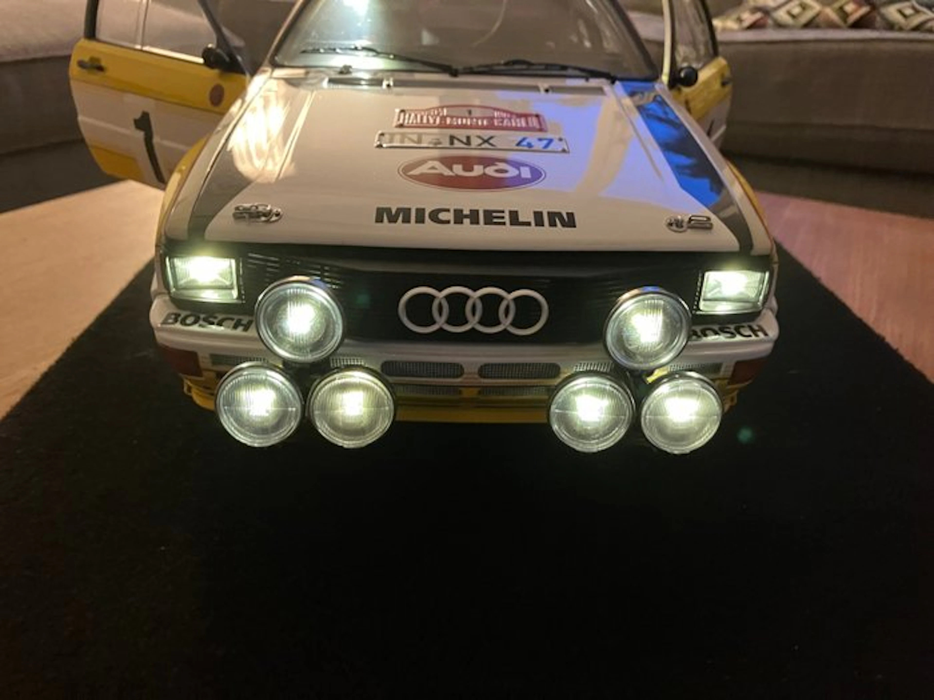 Hachette 1:8 - Model race car - AUDI A2 QUATTRO 1/8