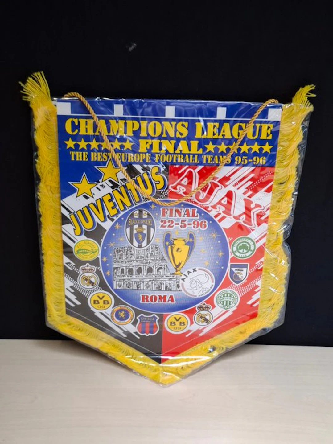 Ajax - Juventus - Champions Football League - 1996 - Flag / pennant