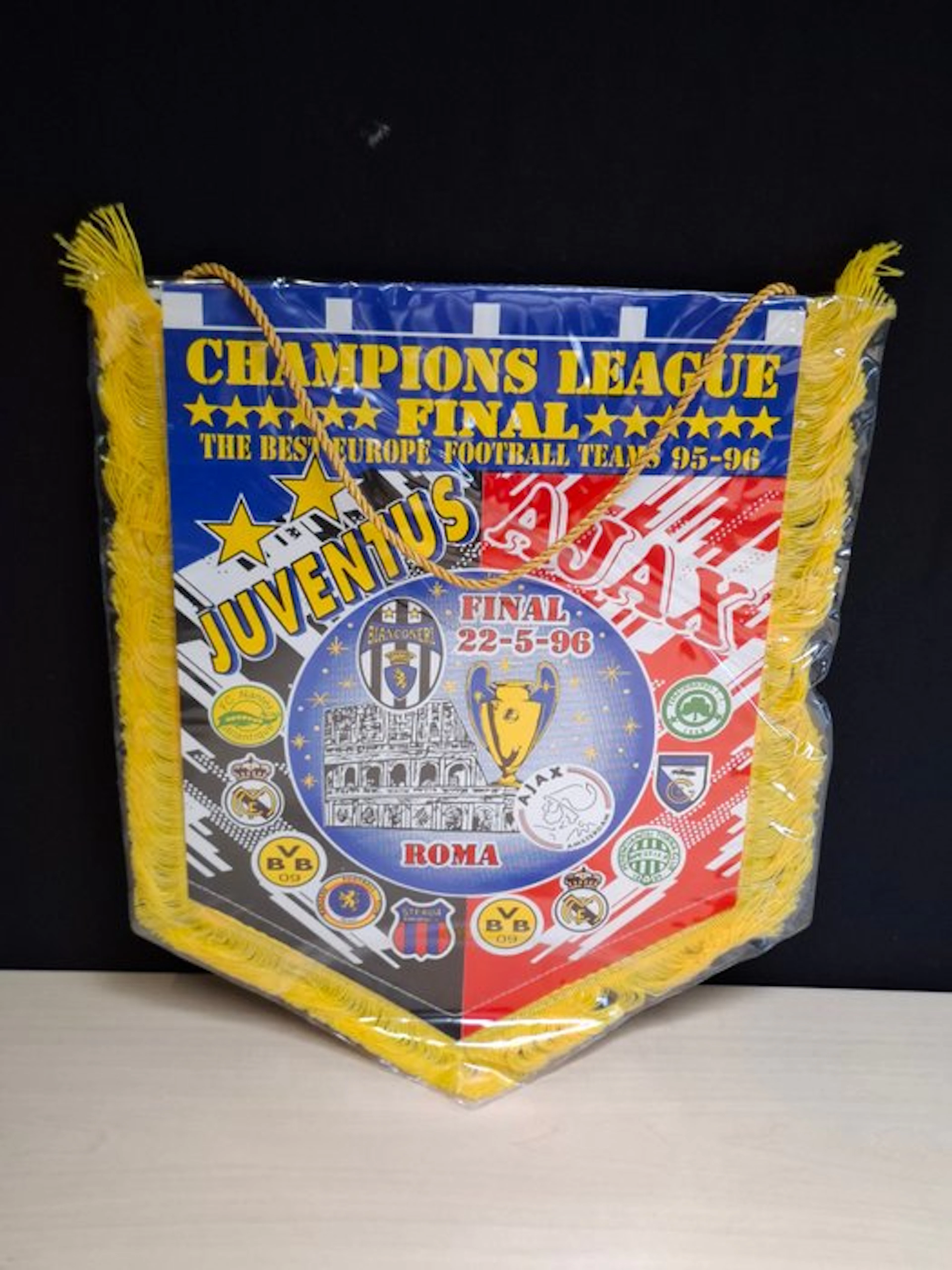 Ajax - Juventus - Champions Football League - 1996 - Flag / pennant