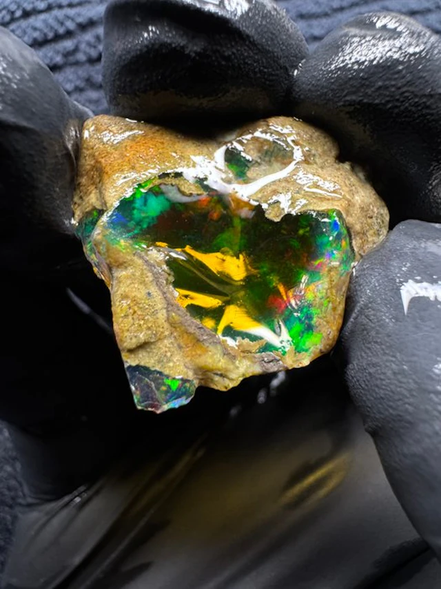 Opal Rough- 3.1 g