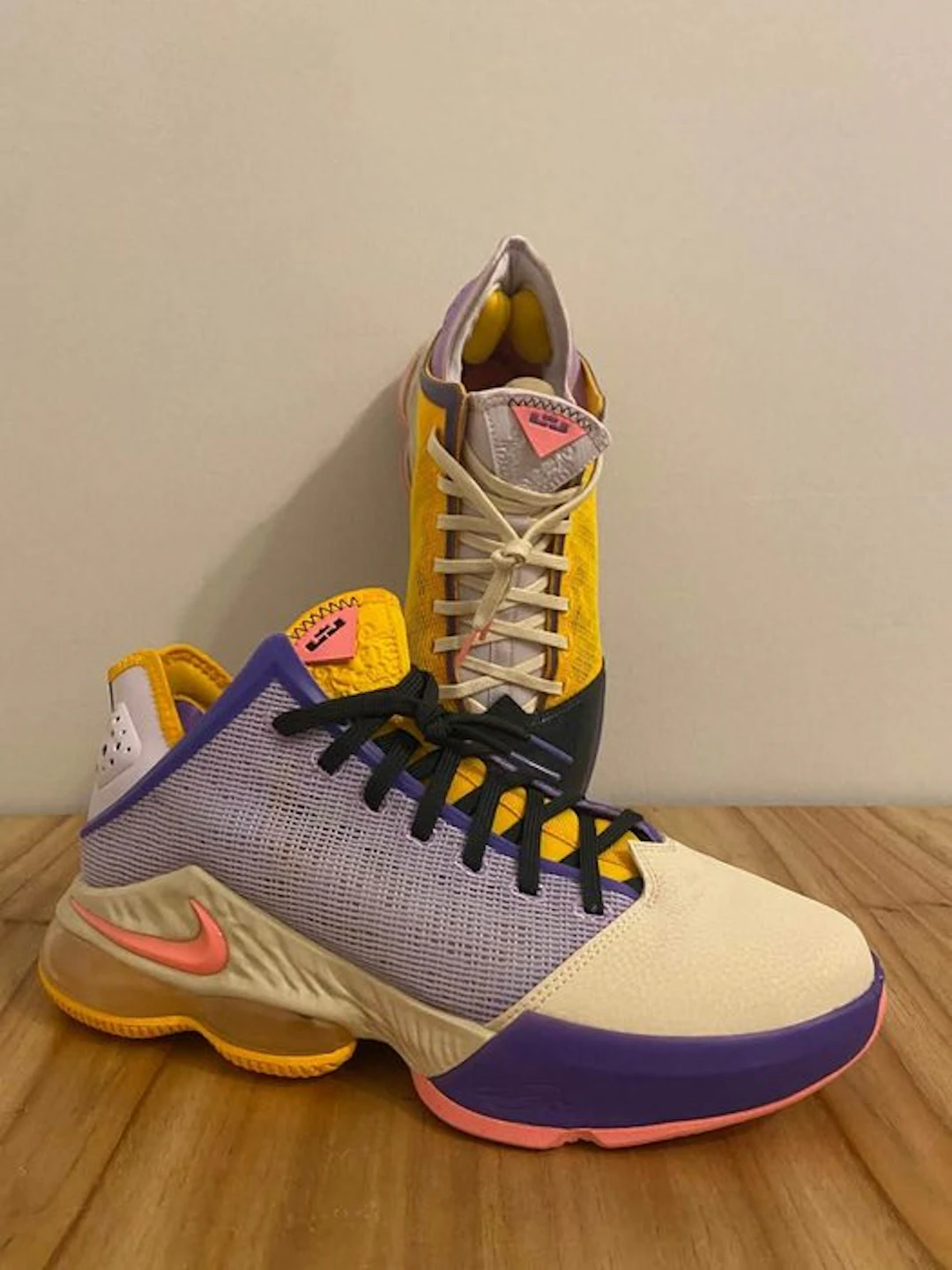 Nike - Nike LeBron 19 Low “Mismatch” nba - Sneakers - Size: EU 44.5 - Vintage
